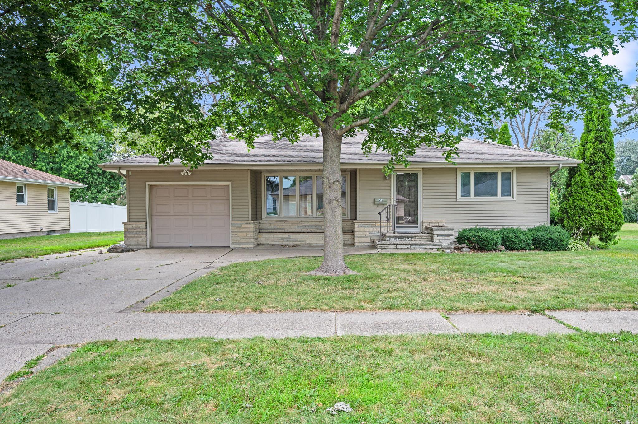 512 S Orient St, Fairmont, MN 56031