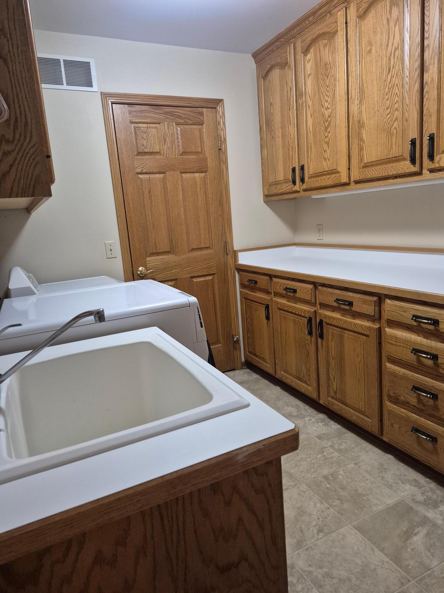101 Northridge Dr, Kenyon, MN 55946
