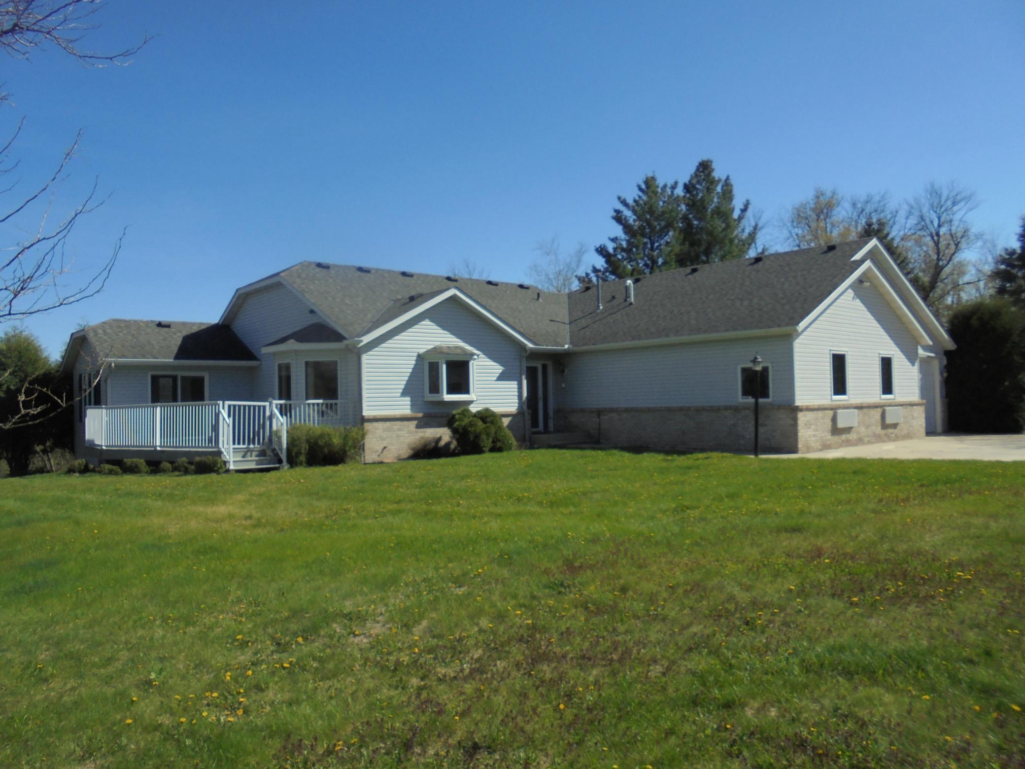 101 Northridge Dr, Kenyon, MN 55946
