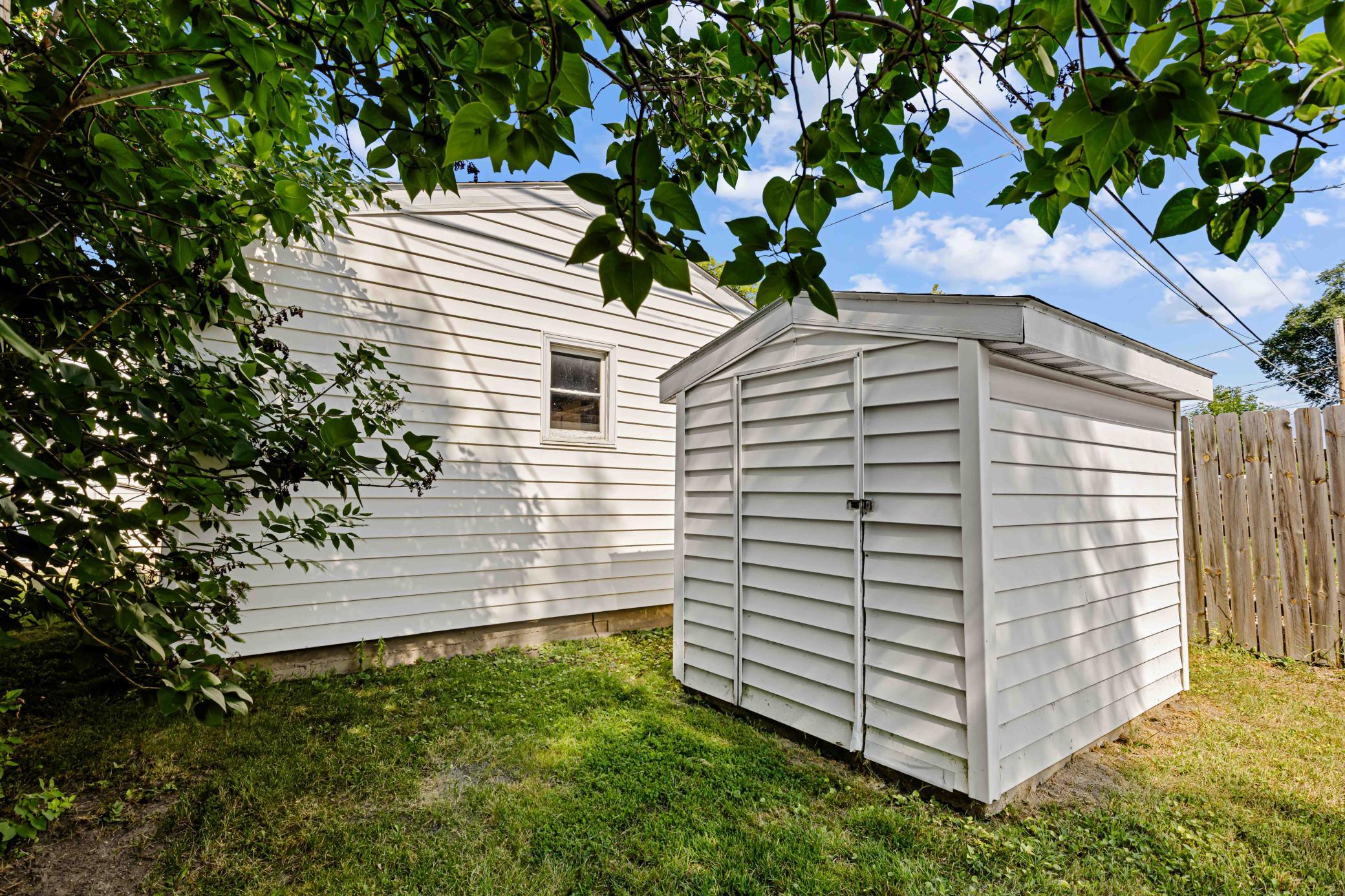 1624 4th St S, Moorhead, MN 56560