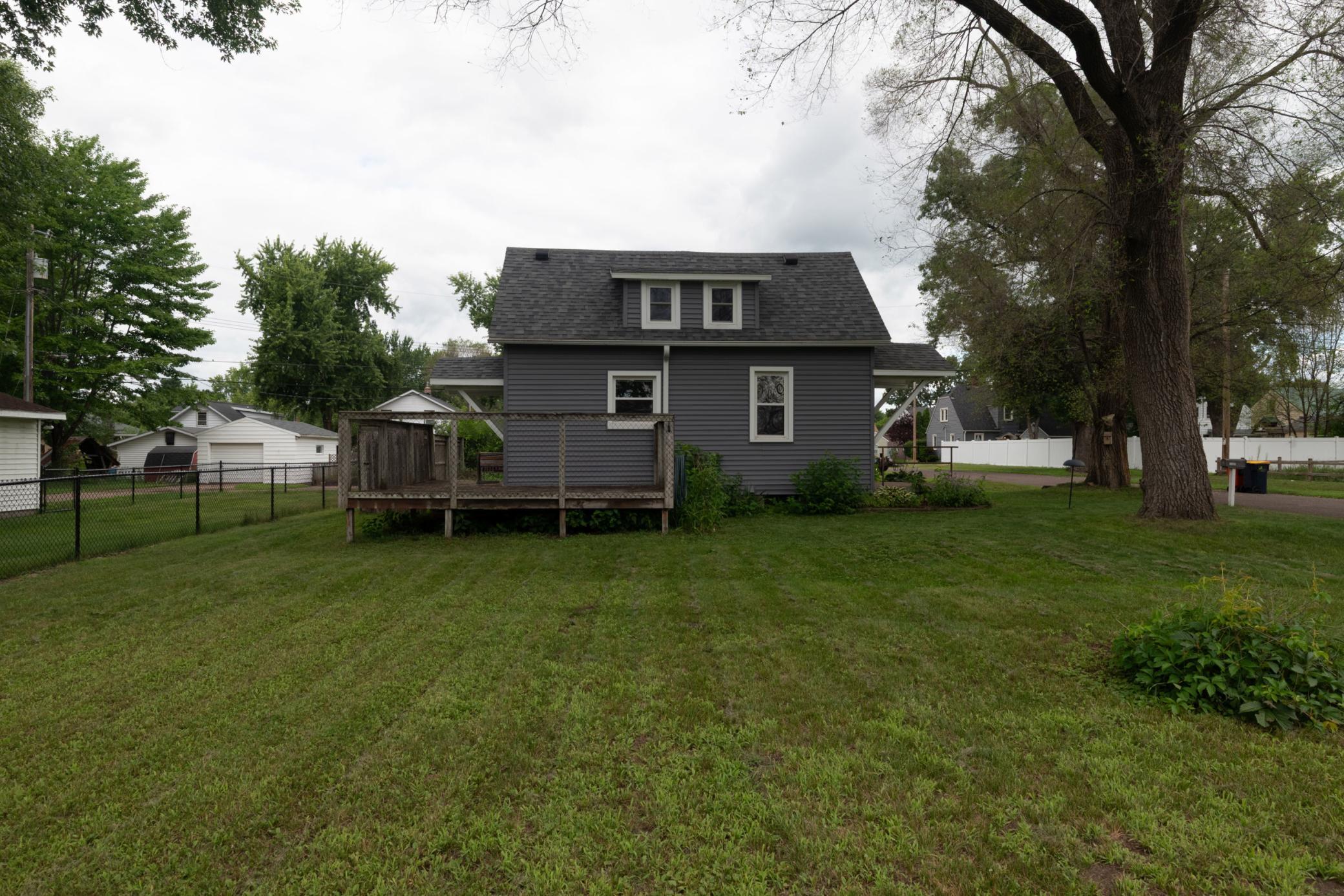 2316 6th St, Eau Claire, WI 54703