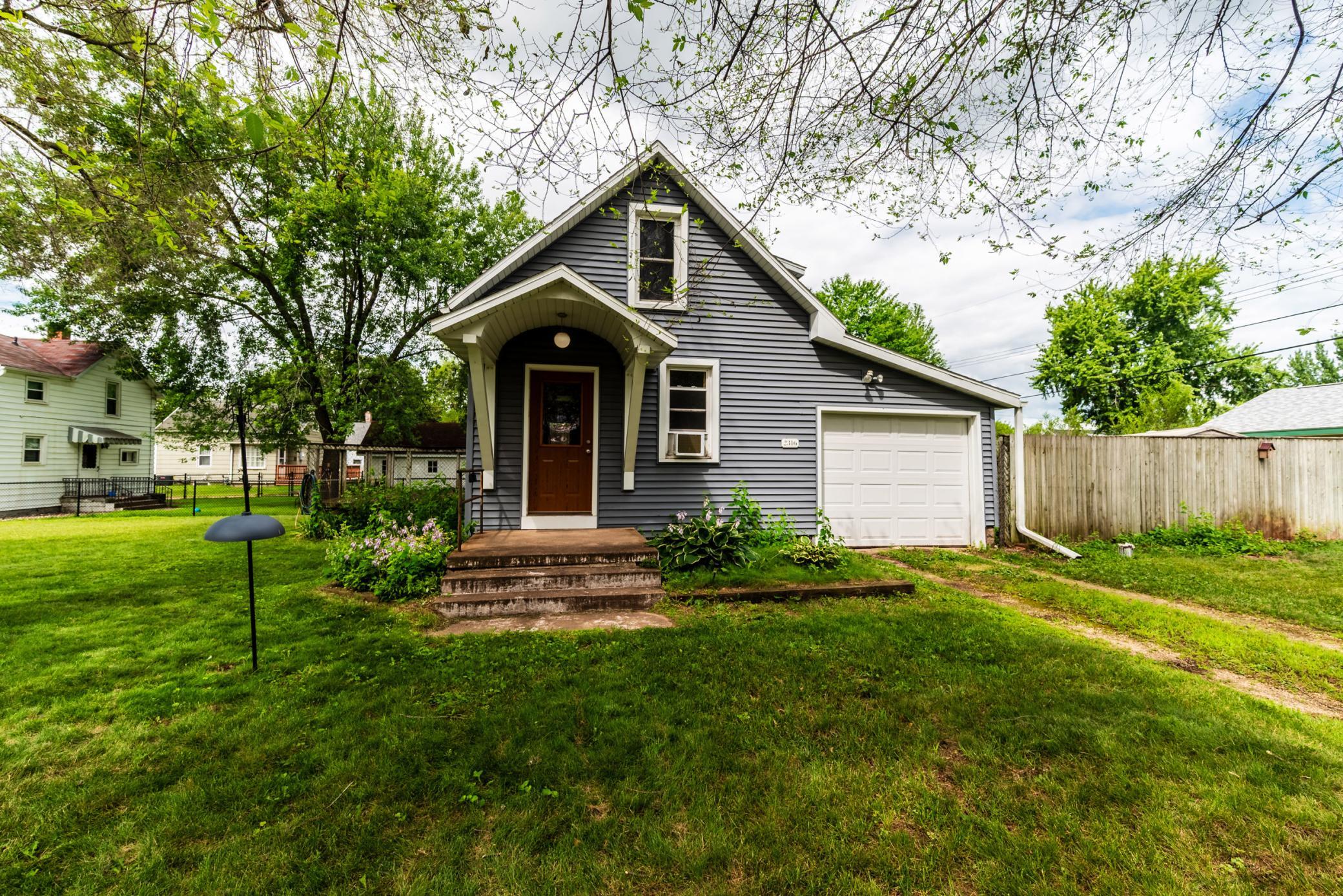 2316 6th St, Eau Claire, WI 54703