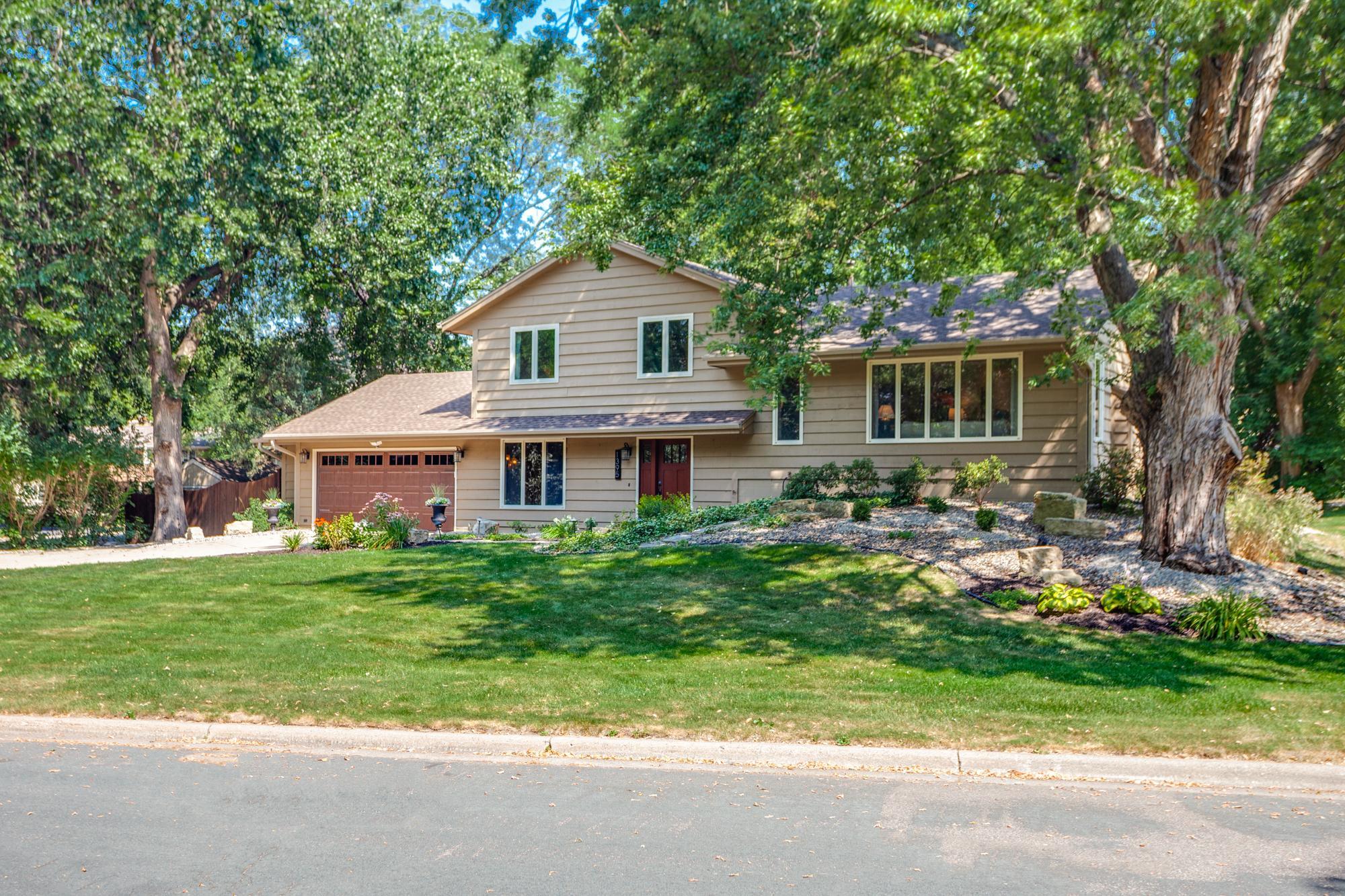 1395 Farmdale Rd, Mendota Heights, MN 55118