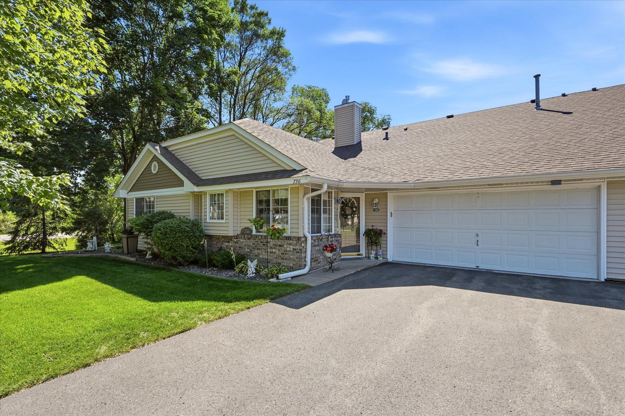 736 85th Ln NW, Coon Rapids, MN 55433