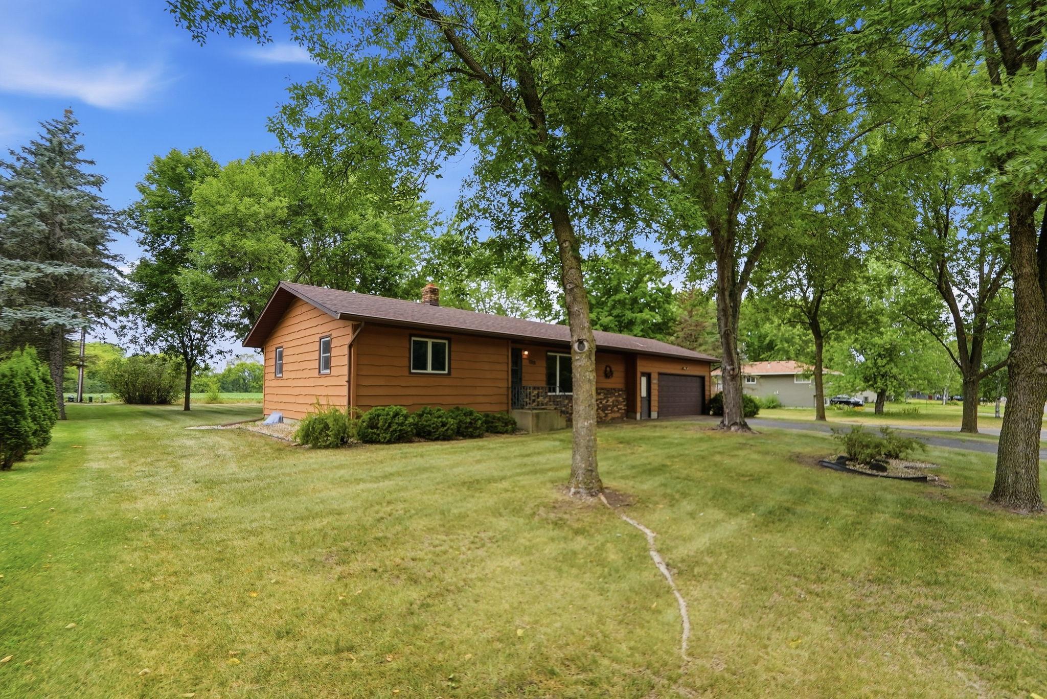 1333 Cypress Rd, Saint Cloud, MN 56303