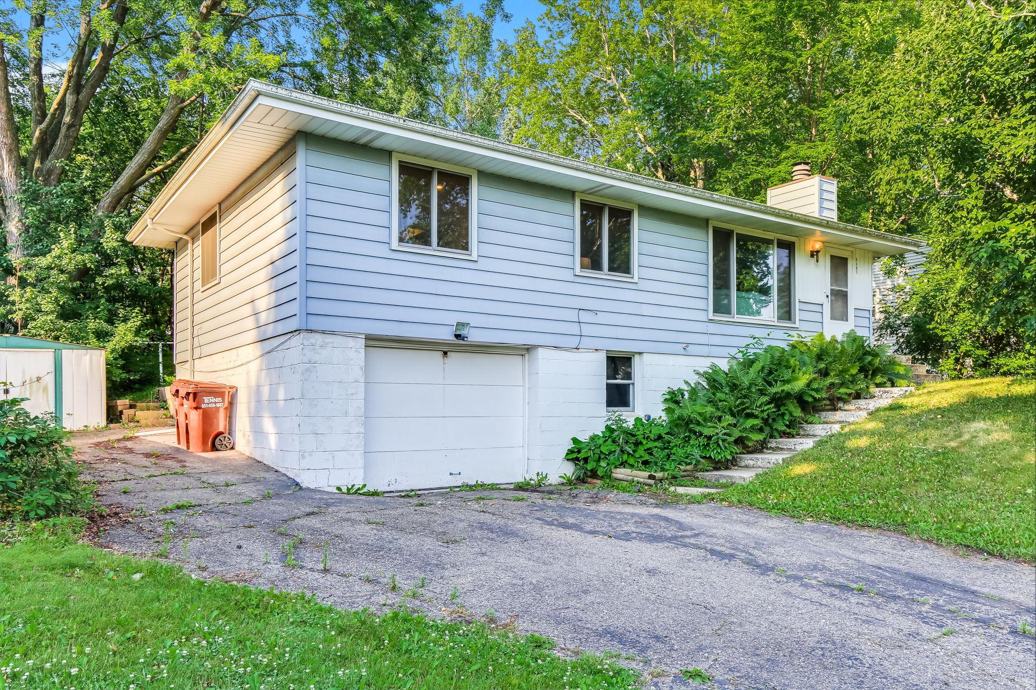 6481 Rath Dr, Woodbury, MN 55125
