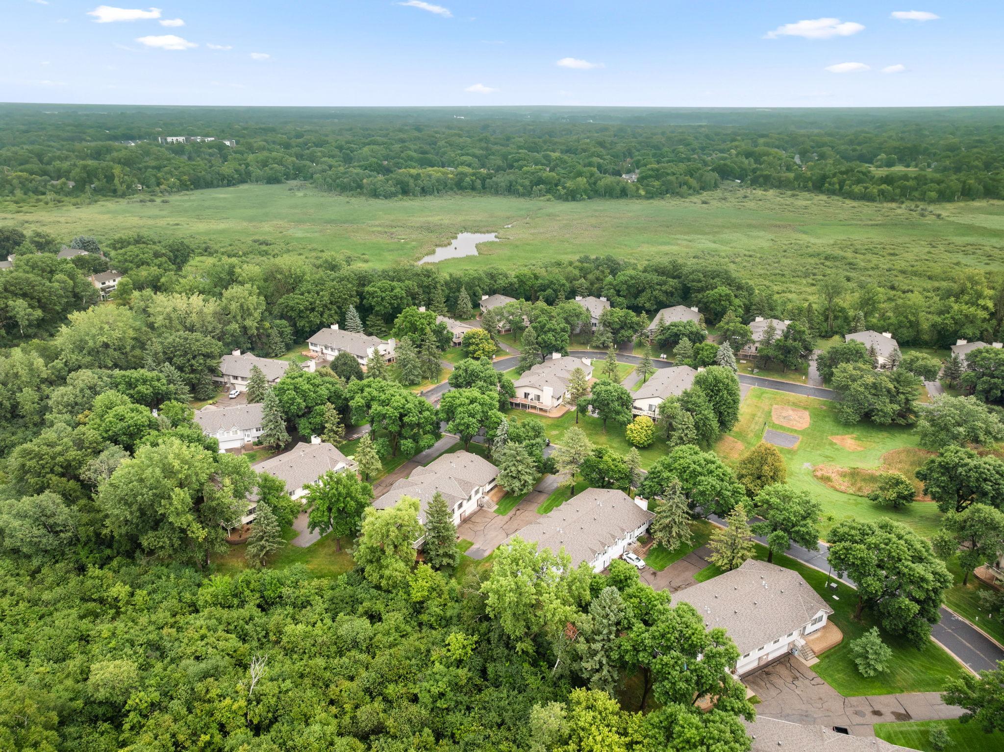 899 Lawnview Ave, Shoreview, MN 55126
