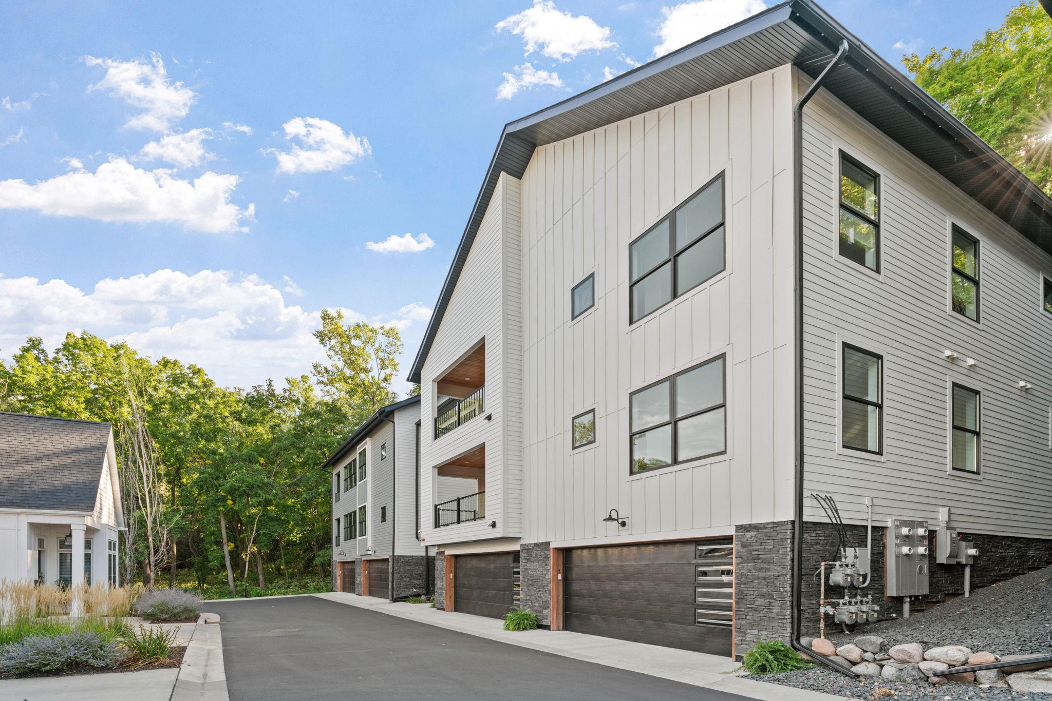 5754 Shady Oak Rd S #3, Minnetonka, MN 55343