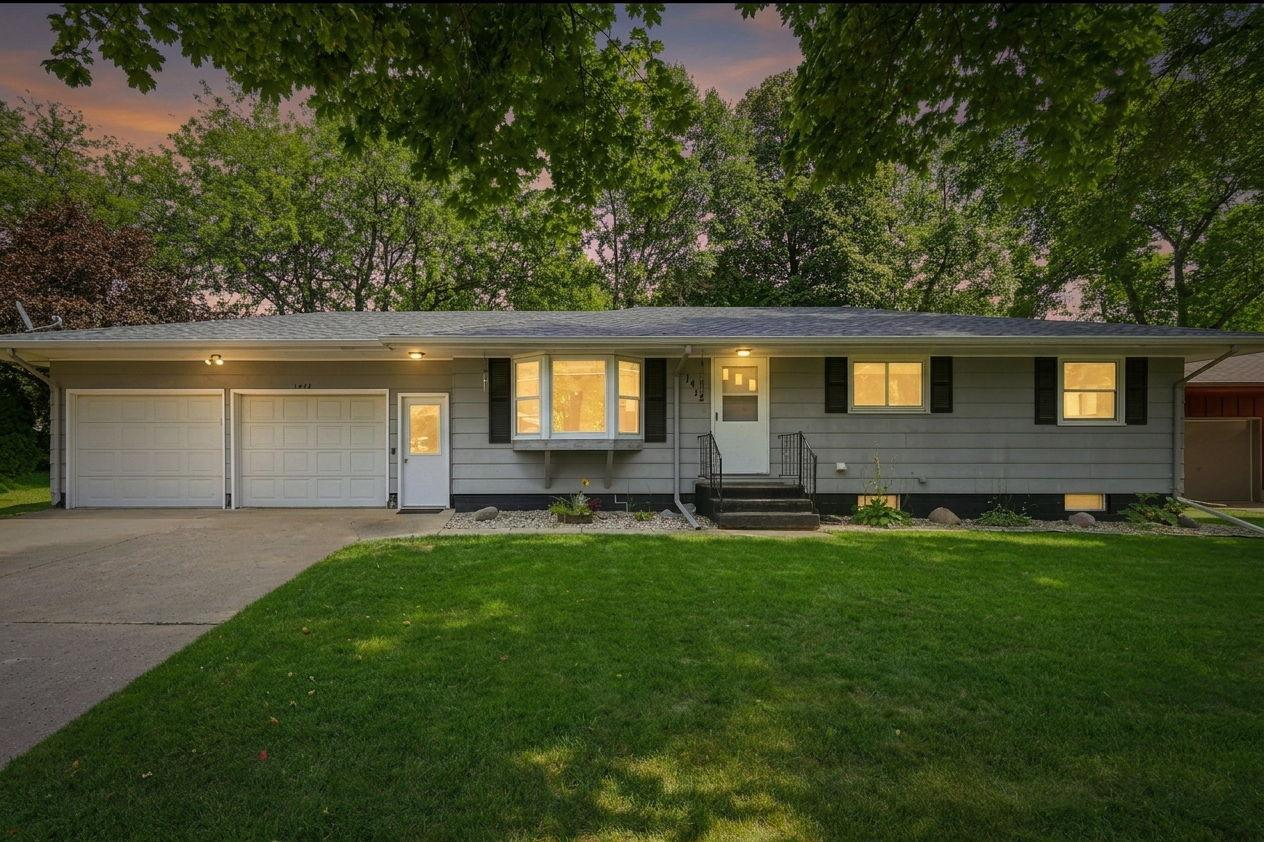1412 Elm Ave N, Glencoe, MN 55336