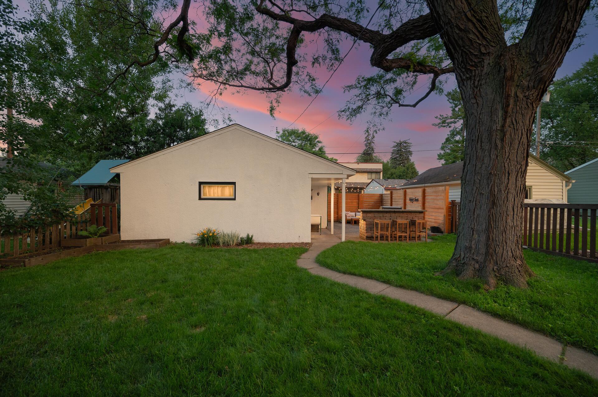 2191 Eleanor Ave, Saint Paul, MN 55116