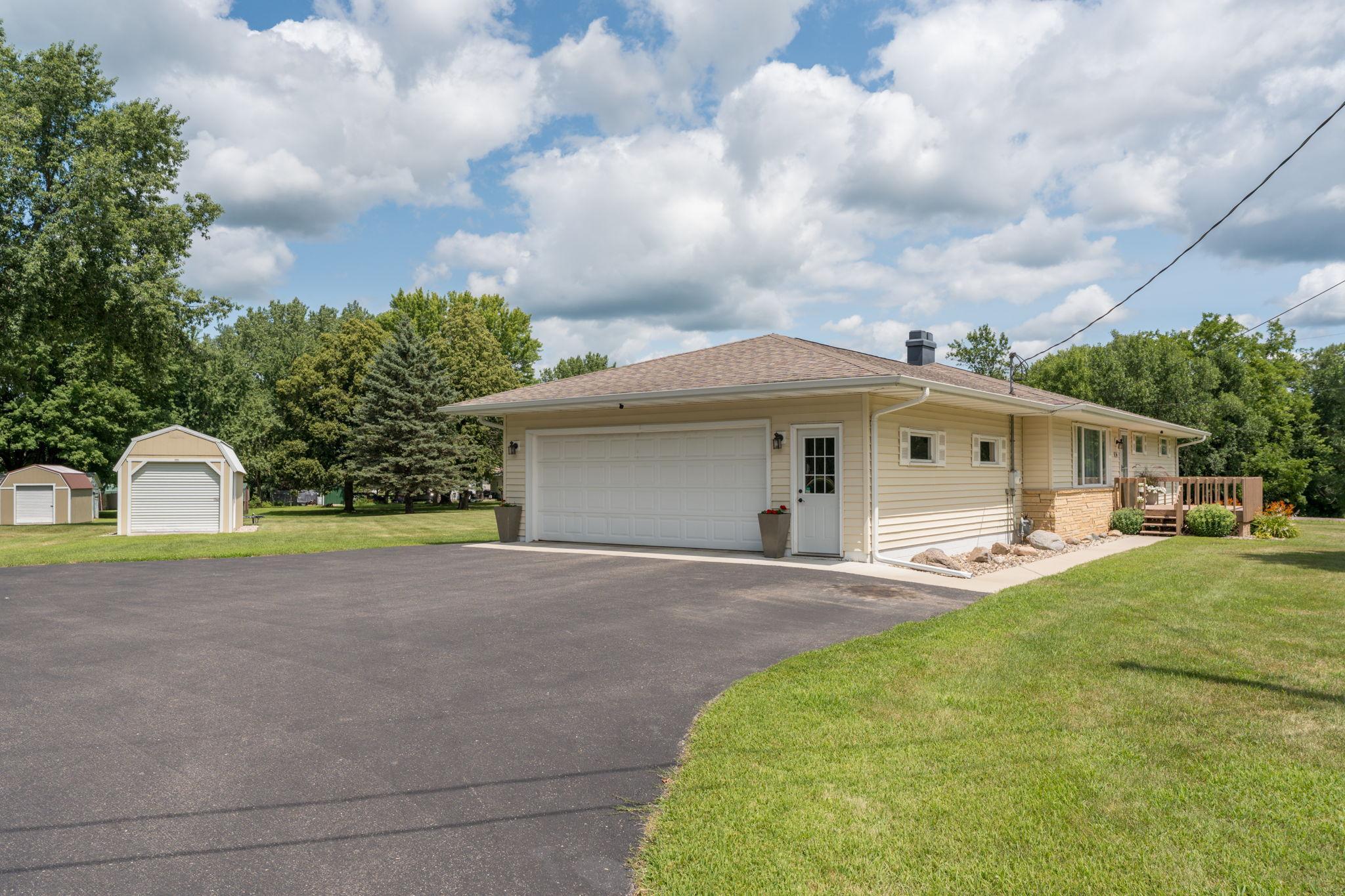 716 W River St, Waterville, MN 56096