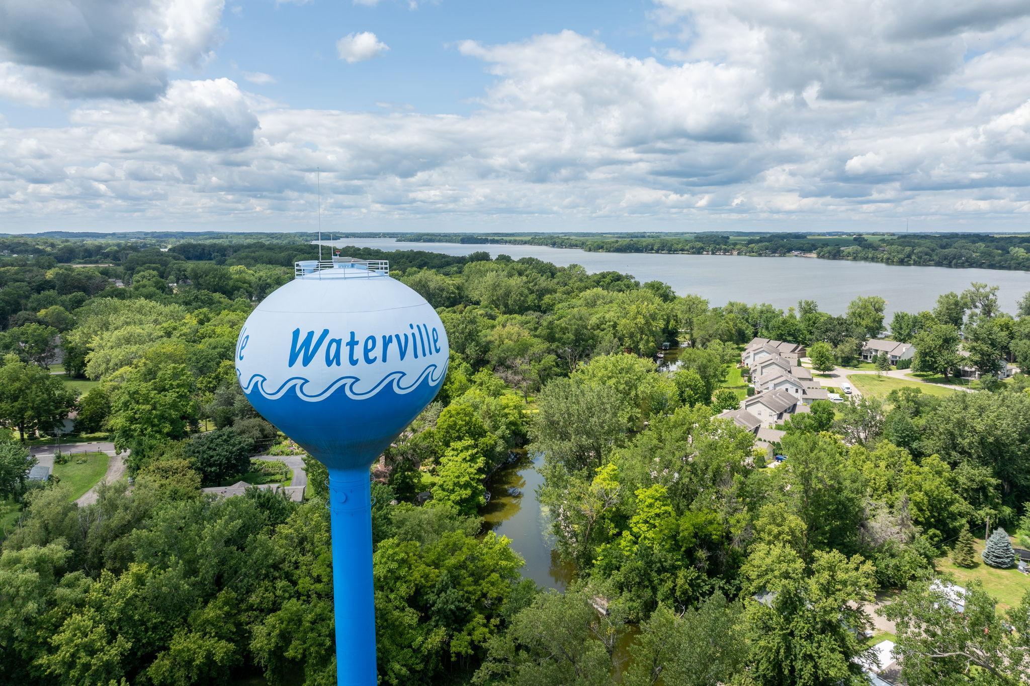 716 W River St, Waterville, MN 56096