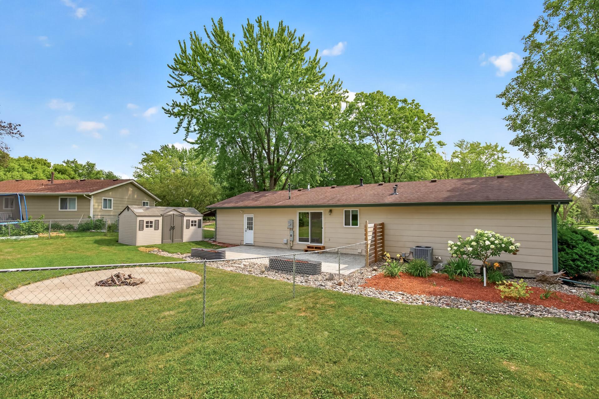 1520 Independence Ave, Chaska, MN 55318