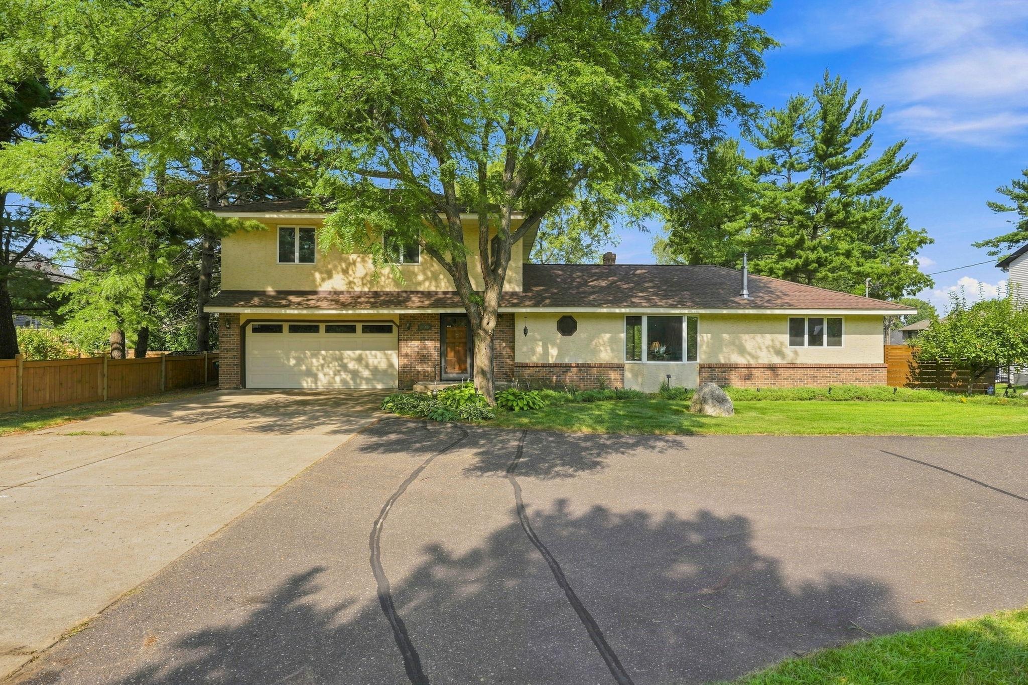 3595 Edgerton St, Vadnais Heights, MN 55127