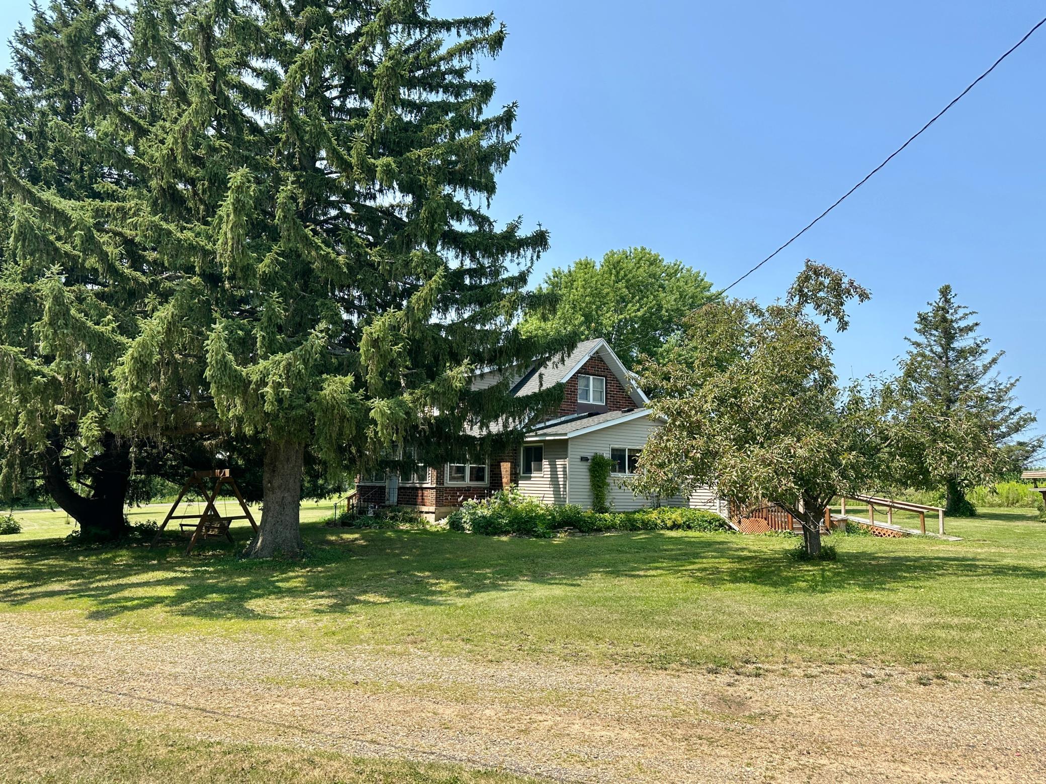 312 10th St, Clear Lake, WI 54005