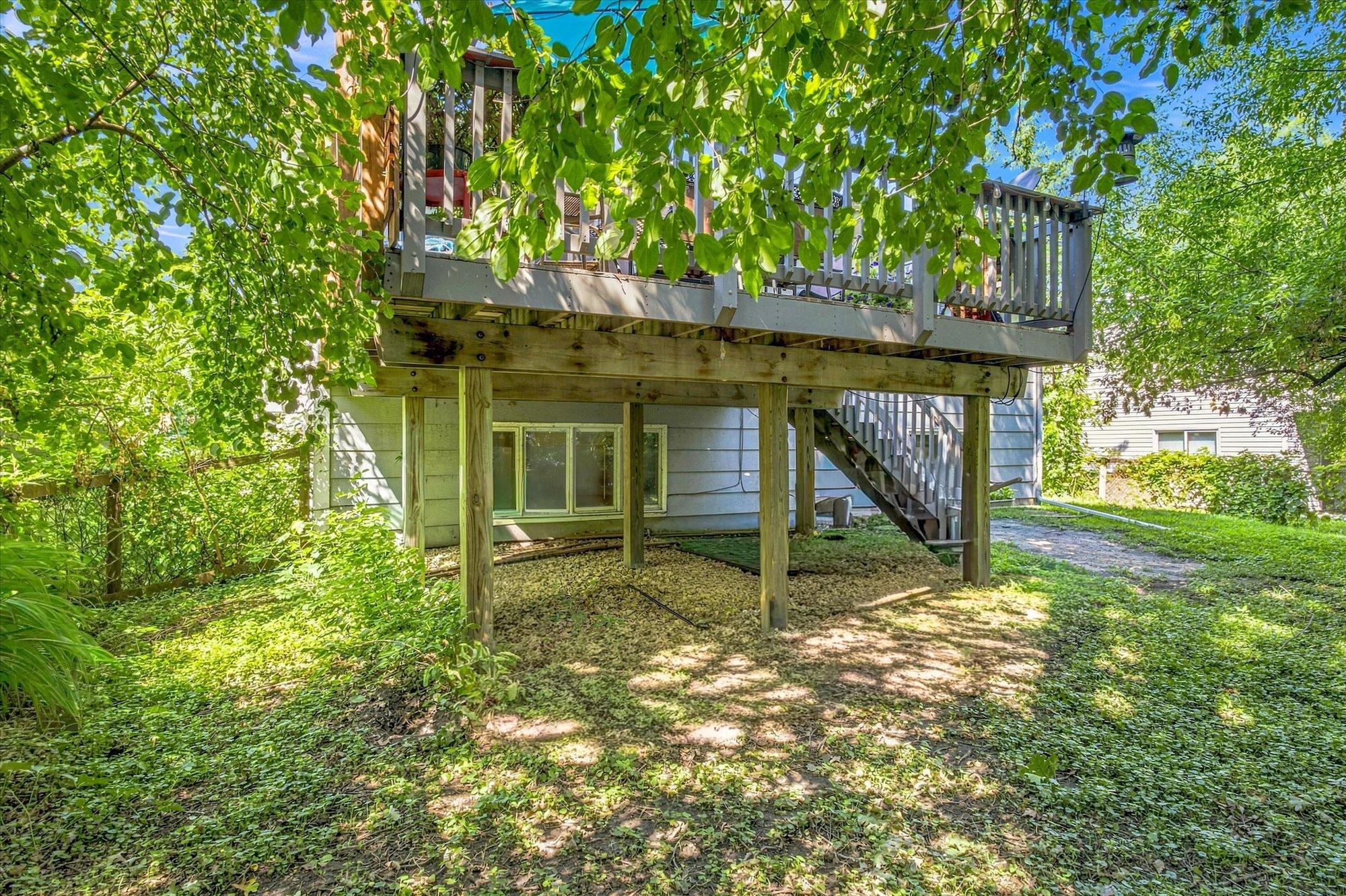 345 9th St SW, Forest Lake, MN 55025