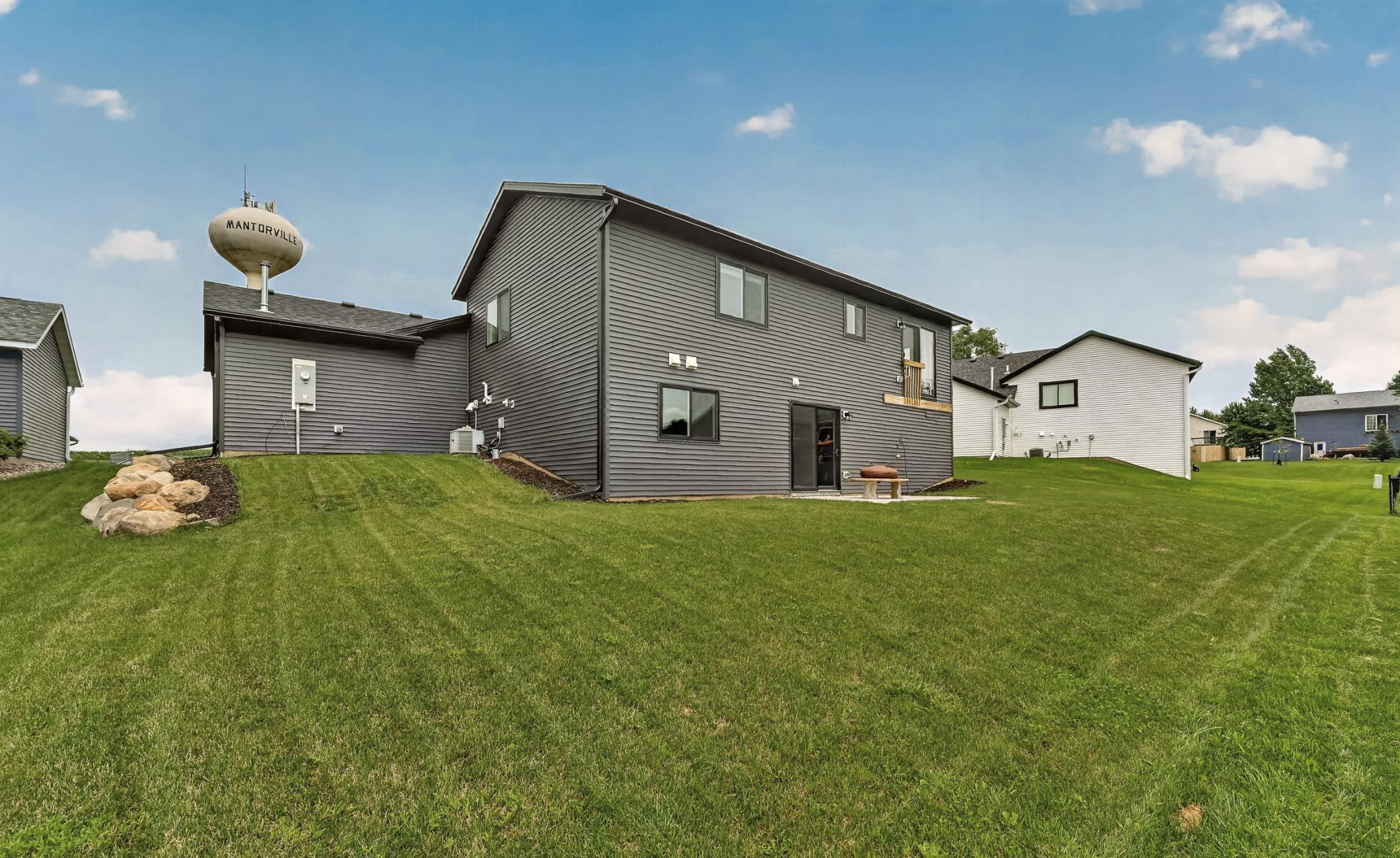 501 10th St W, Mantorville, MN 55955