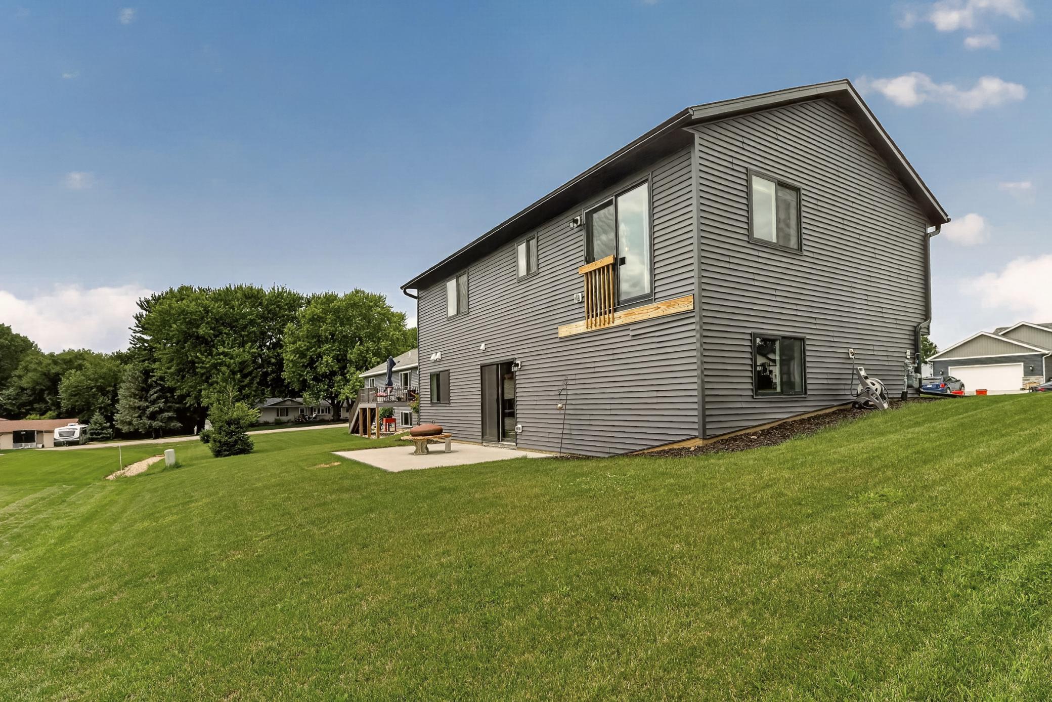 501 10th St W, Mantorville, MN 55955