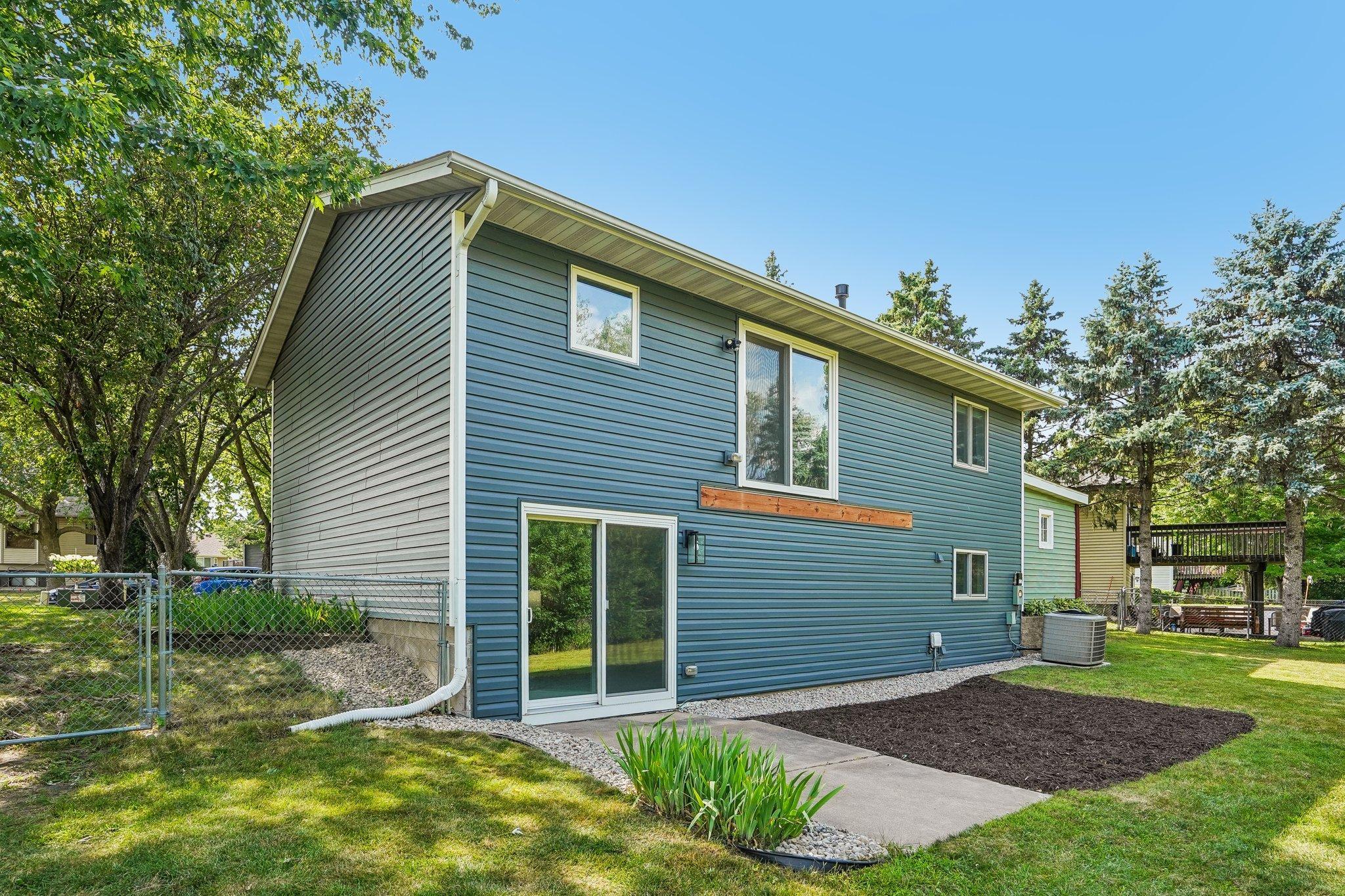 18120 Echo Dr, Farmington, MN 55024