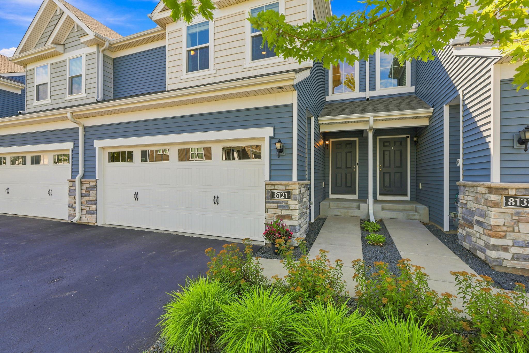 8121 Evergreen Ln N, Maple Grove, MN 55369
