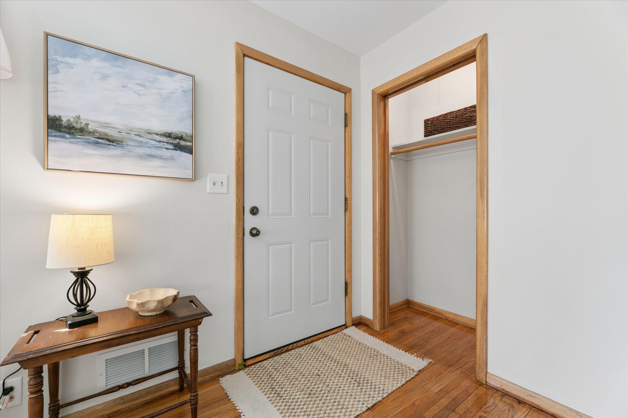 735 E 2nd St, Litchfield, MN 55355