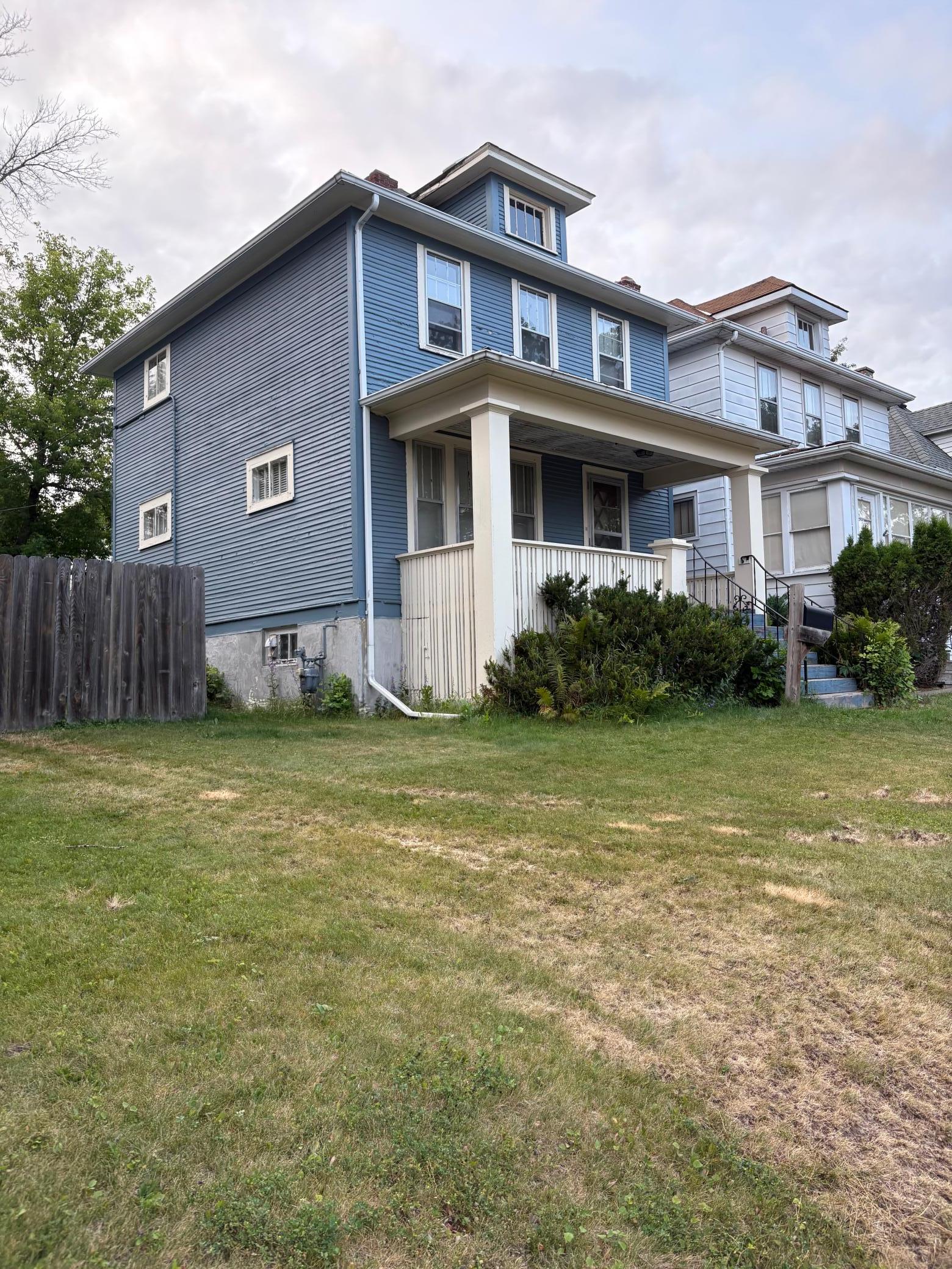 1117 E 10th St, Duluth, MN 55805