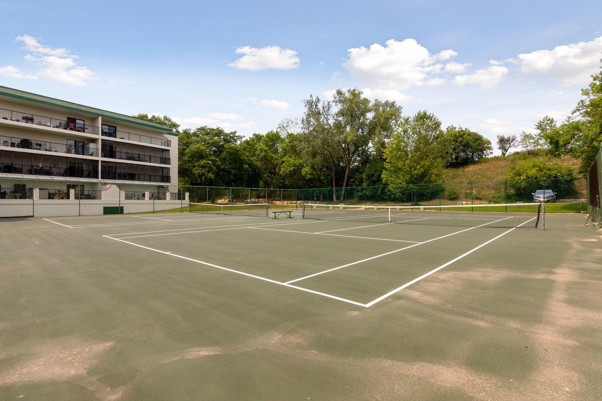 10411 Cedar Lake Rd #217, Minnetonka, MN 55305