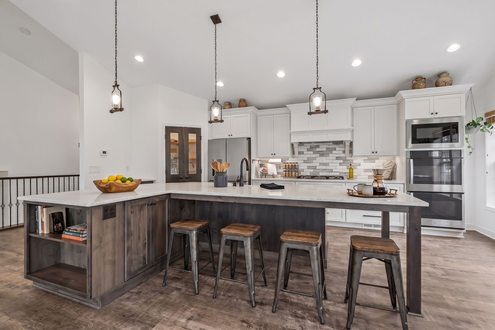 3460 Commonwealth Ave, Woodbury, MN 55125