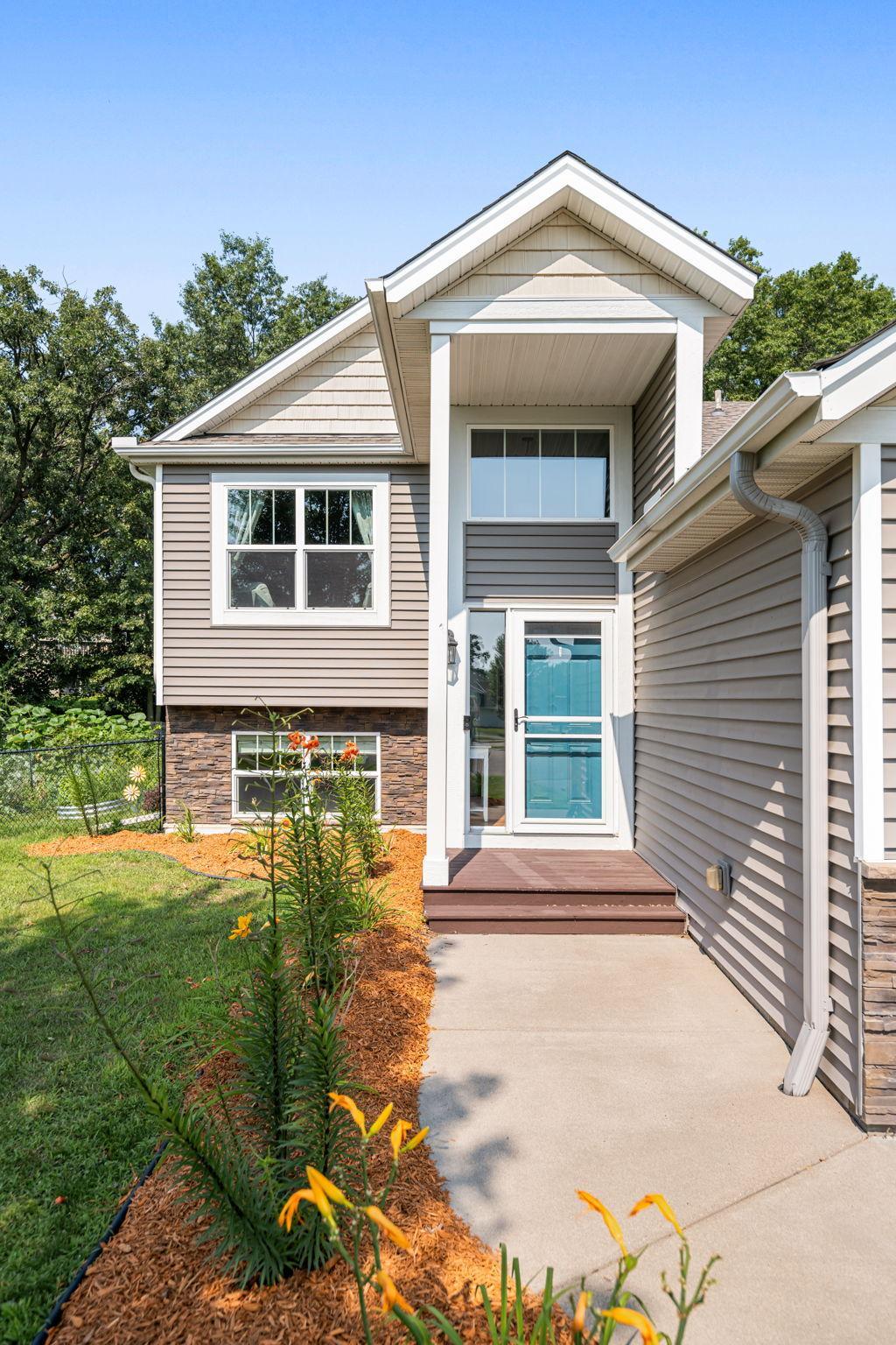 1617 129th Ave NE, Blaine, MN 55449