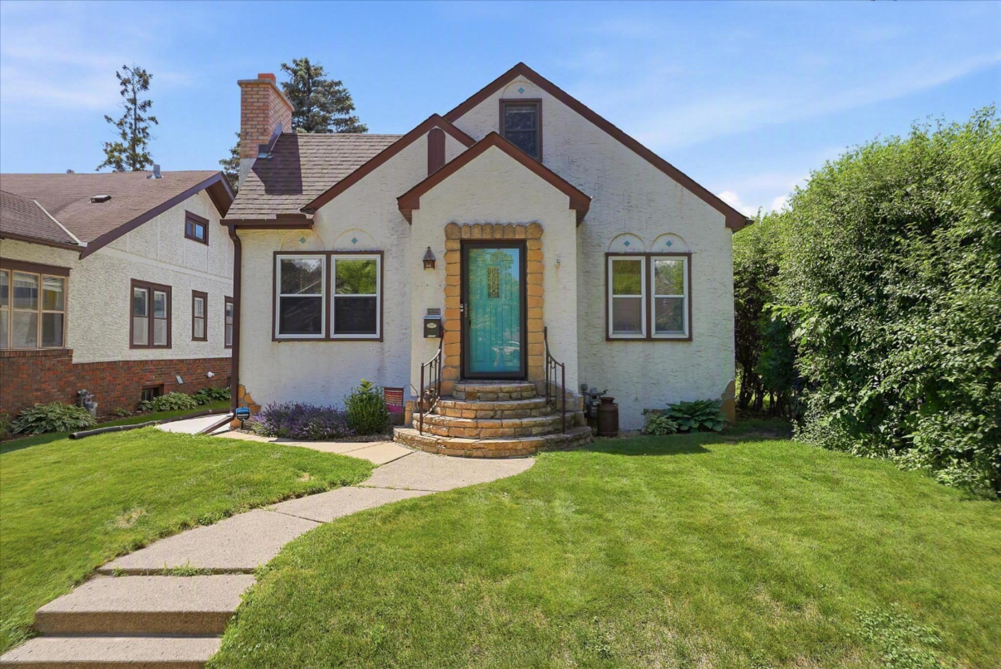 1353 Schletti St, Saint Paul, MN 55117