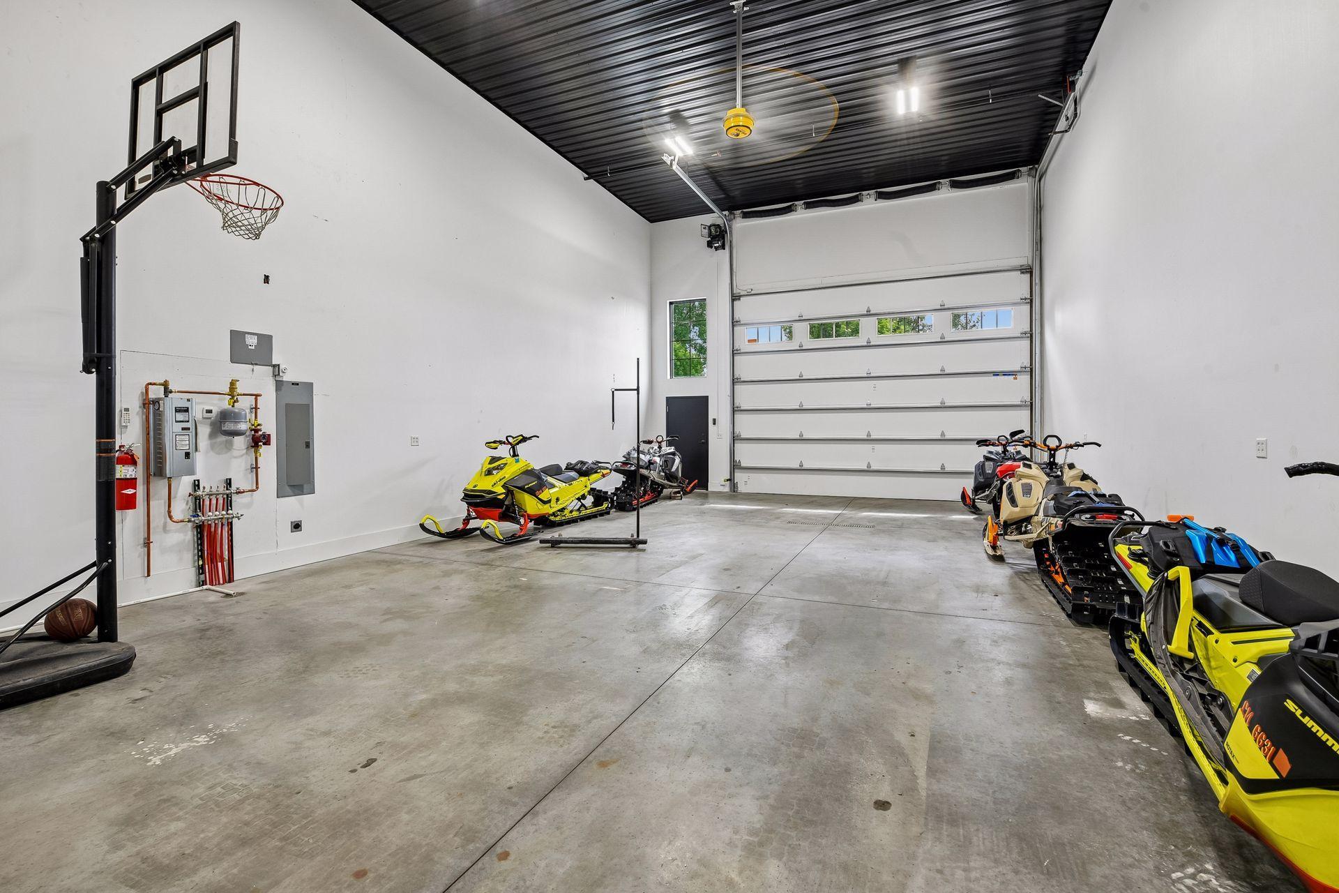 3500 Arrowhead Dr #6, Medina, MN 55340