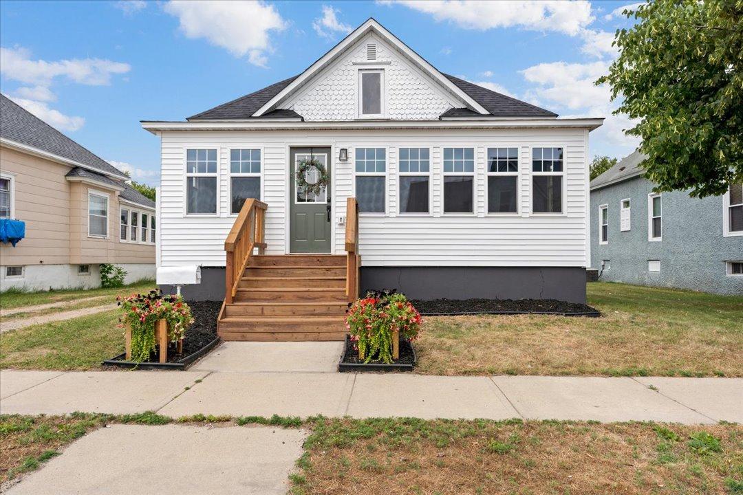 715 2nd Ave NE, Staples, MN 56479