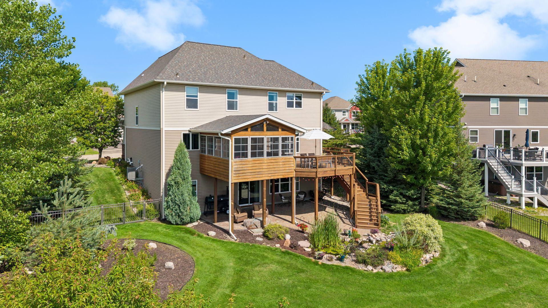 2545 Heron Ln, Victoria, MN 55386