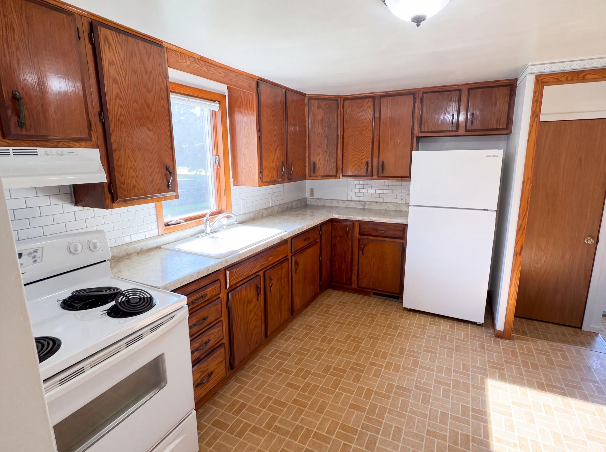 816 S Broadway St, Spring Valley, MN 55975