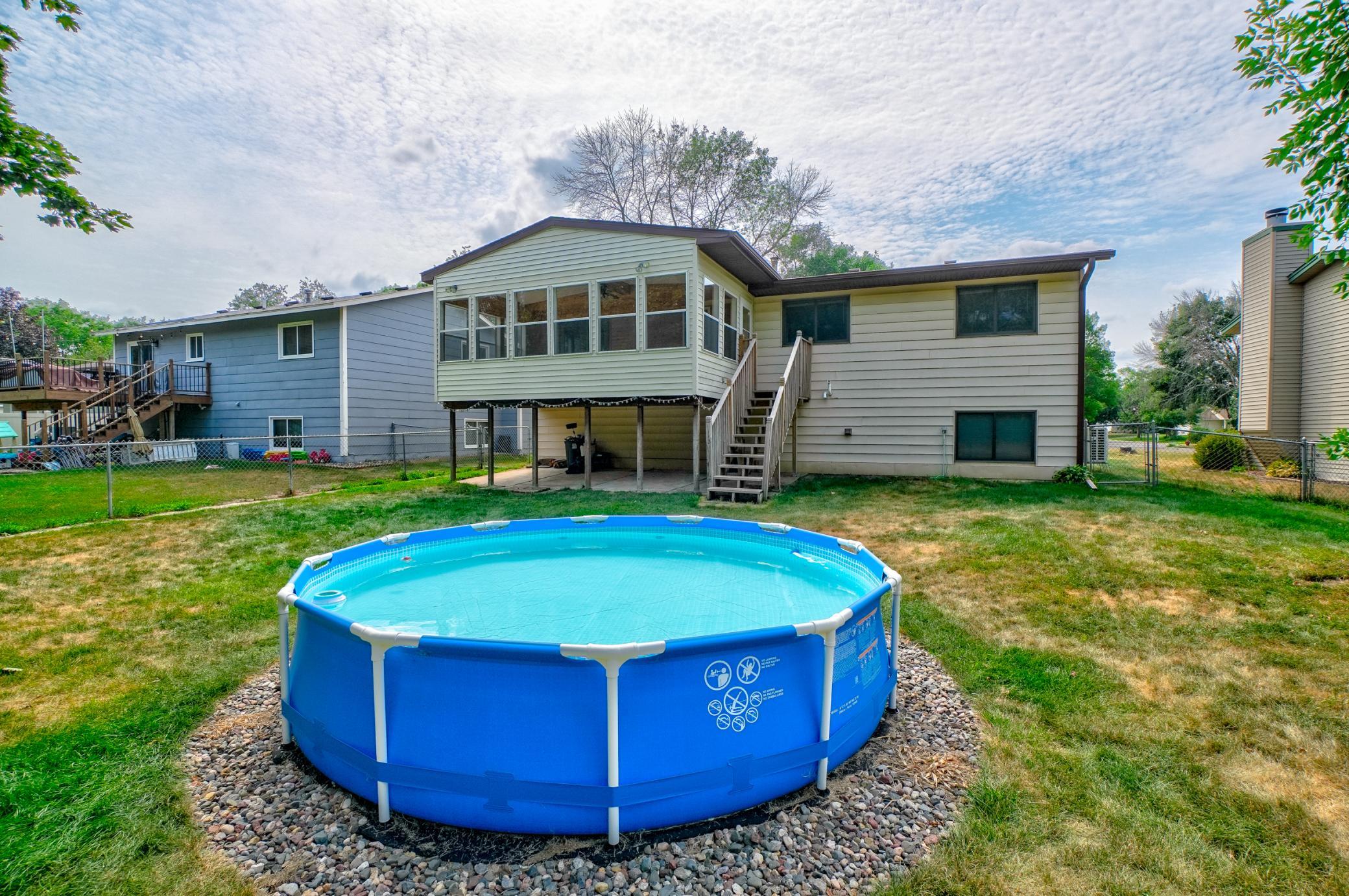 9707 Heath Ave S, Cottage Grove, MN 55016