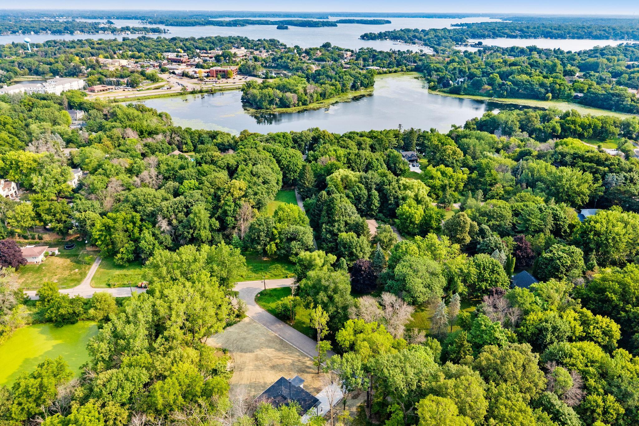 6160 Cardinal Dr, Excelsior, MN 55331