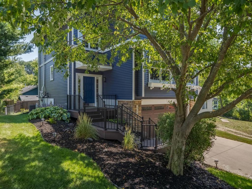 2344 Ives Ln N, Plymouth, MN 55441
