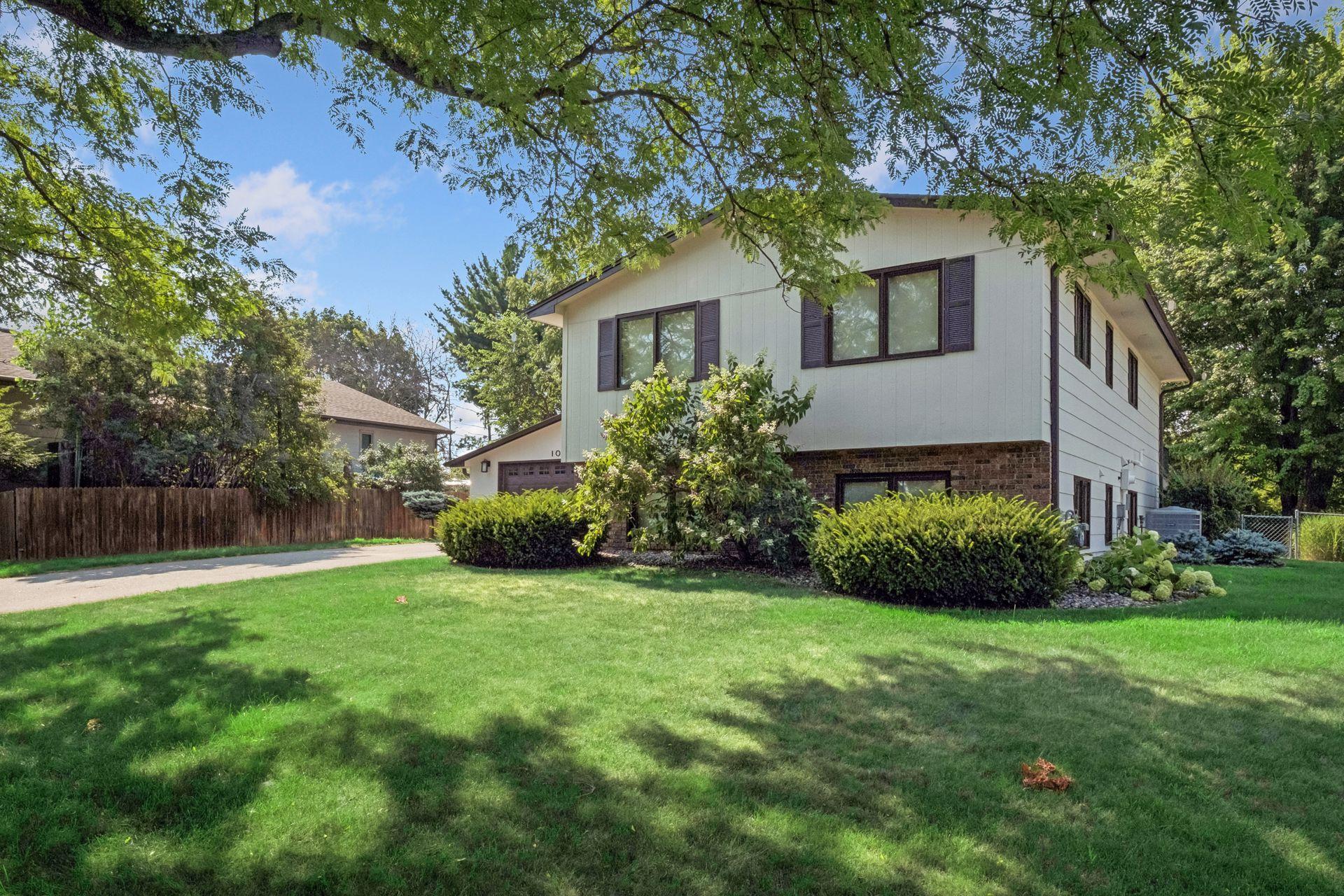 10342 Rhode Island Cir, Bloomington, MN 55438