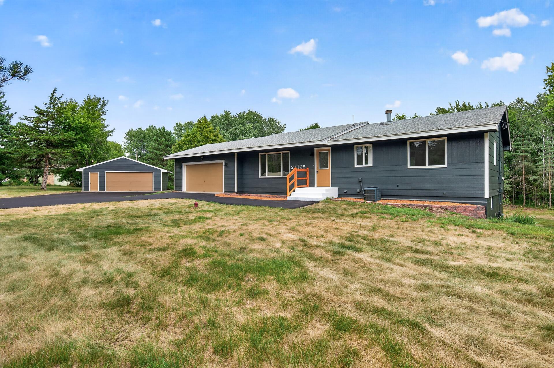 21135 Quinn St NW, Oak Grove, MN 55011