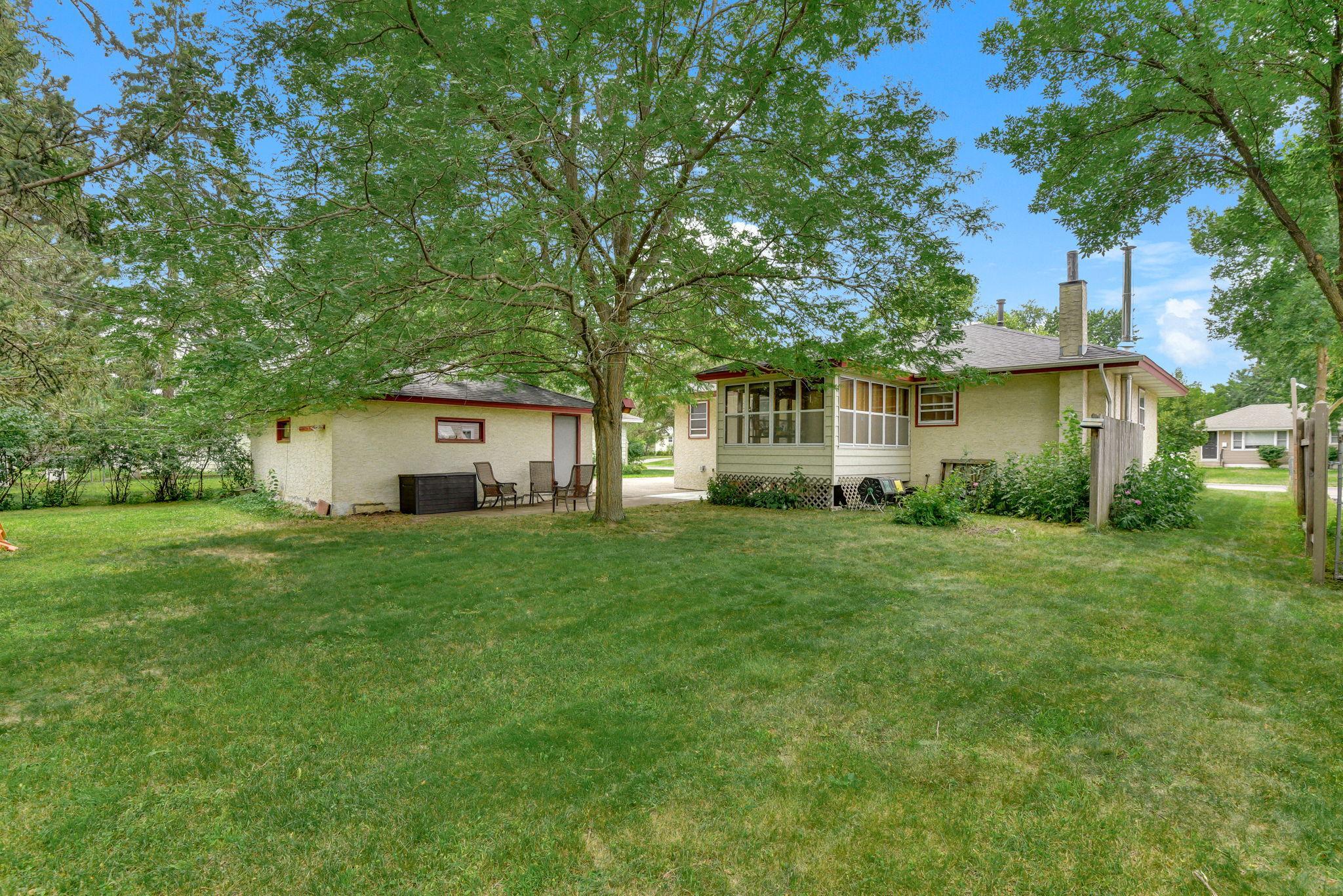 7024 Drew Ave N, Brooklyn Center, MN 55429