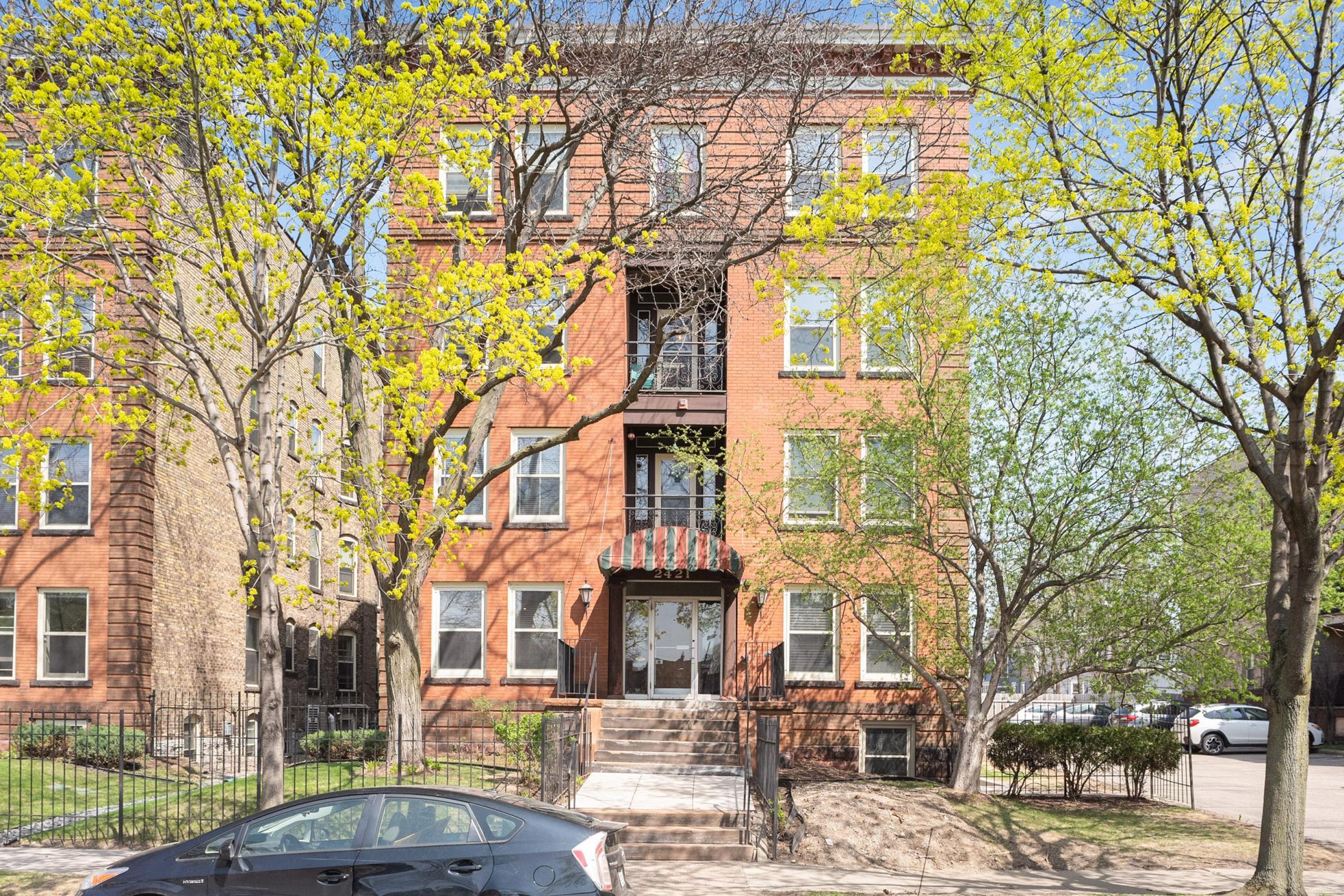 2421 Emerson Ave S #107, Minneapolis, MN 55405