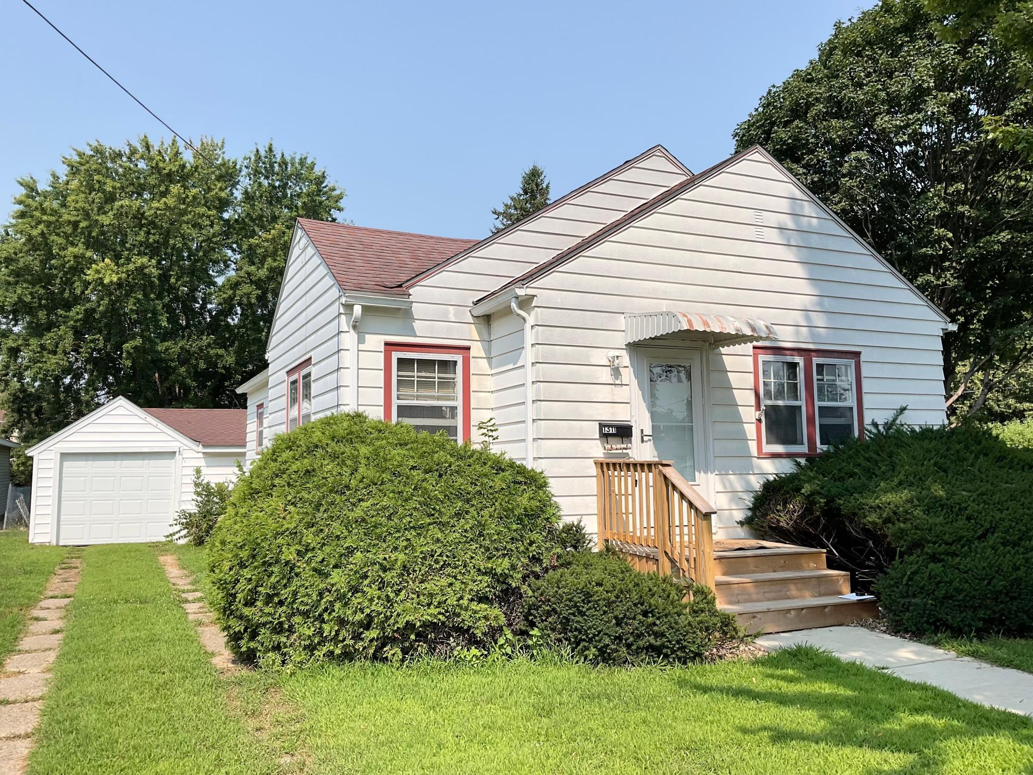 1311 5th St NW, Austin, MN 55912