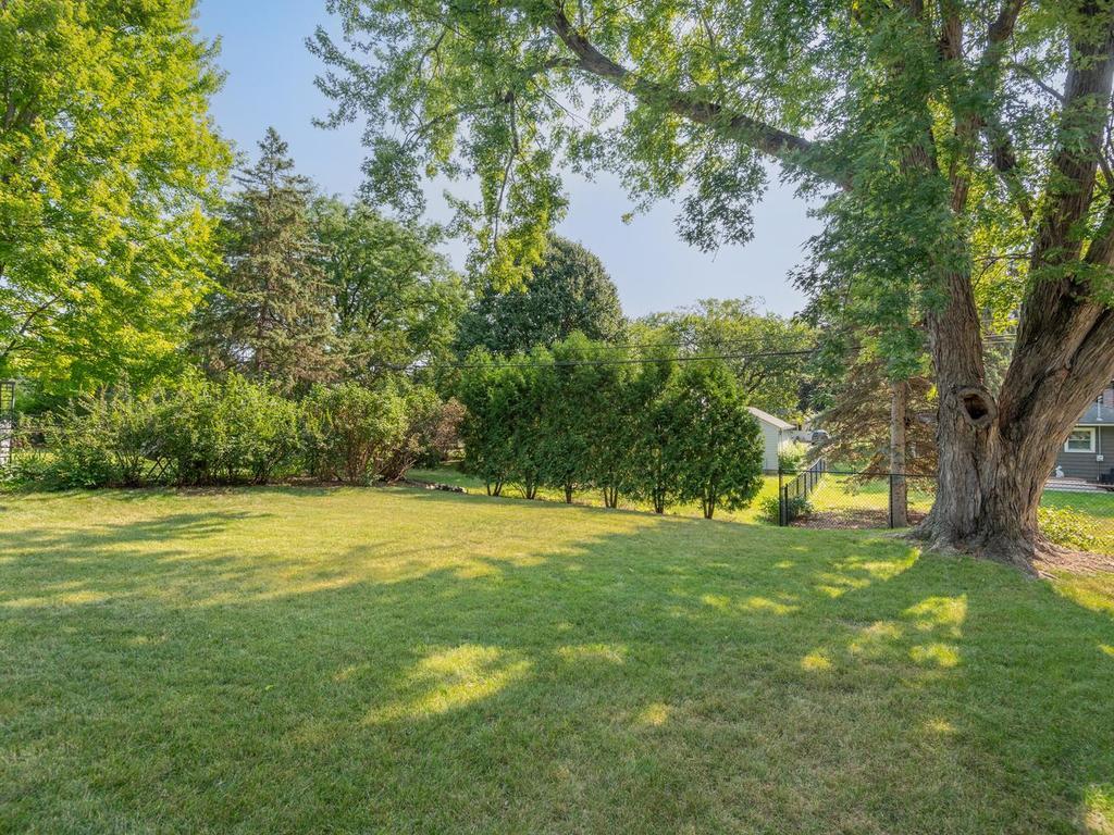 325 5th Ave N, Hopkins, MN 55343