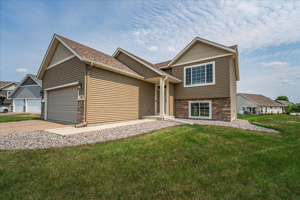 180 Tuttle Dr, Hastings, MN 55033