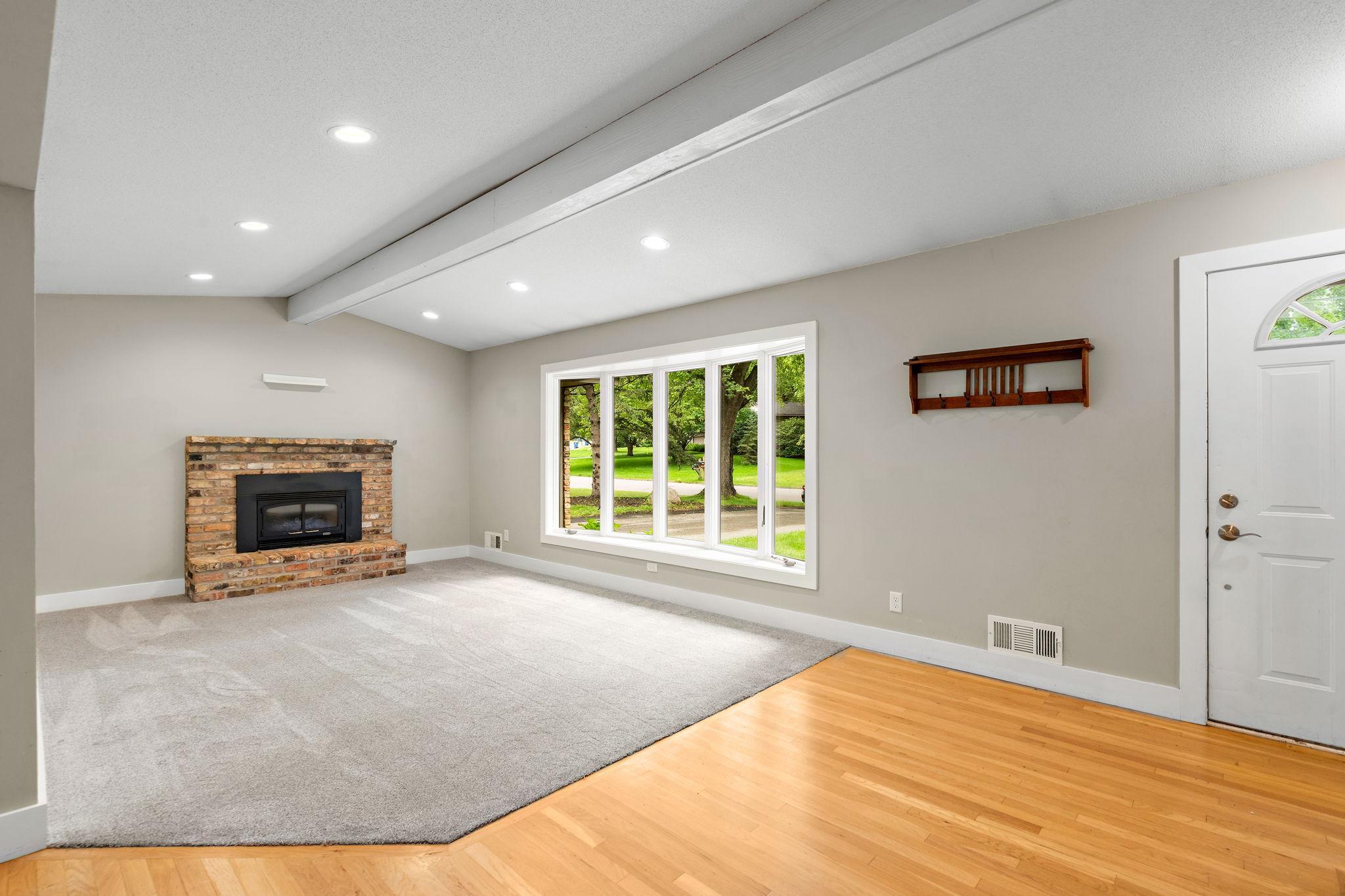 18510 25th Ave N, Plymouth, MN 55447
