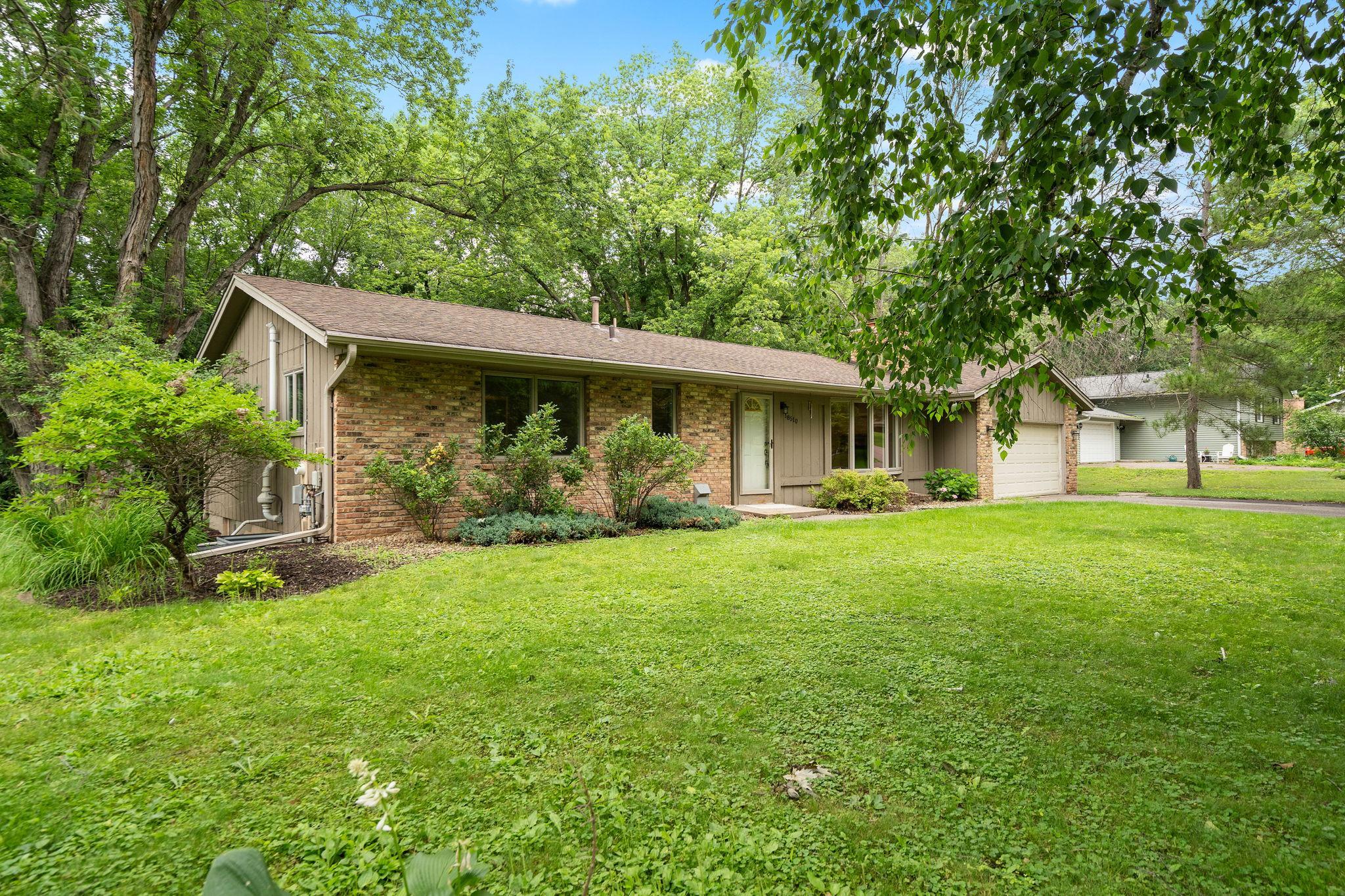 18510 25th Ave N, Plymouth, MN 55447