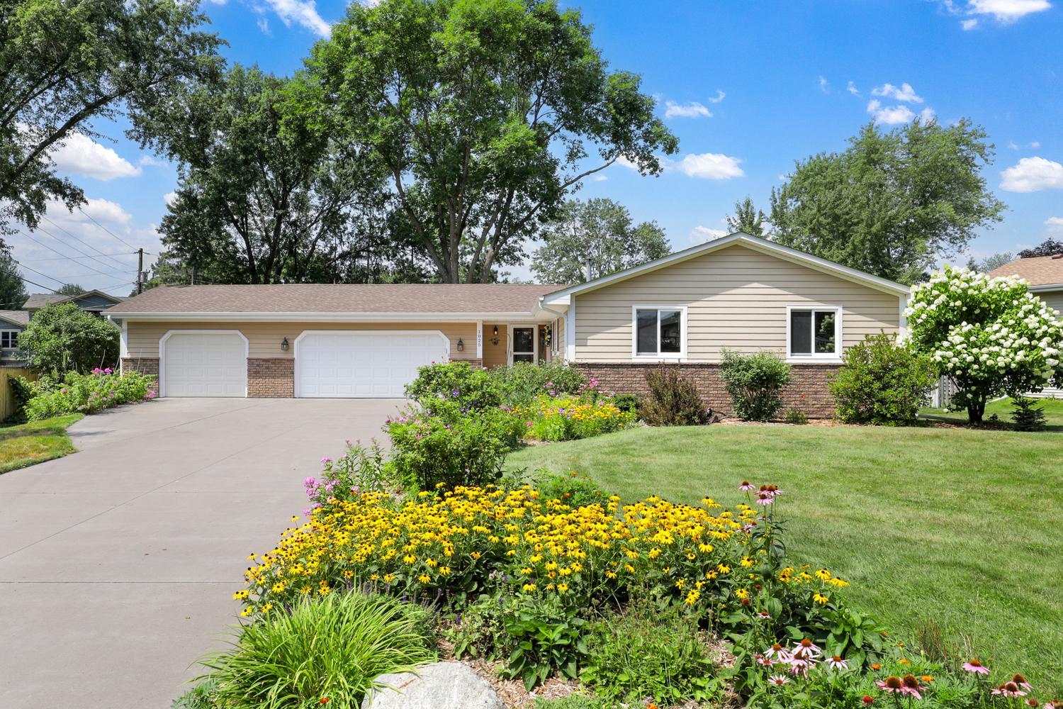 1025 129th Ave NE, Blaine, MN 55434