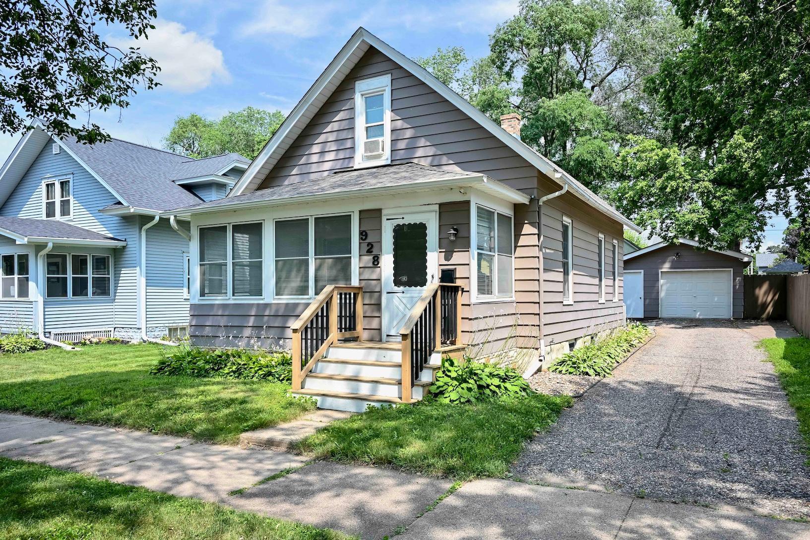 928 W Howard St, Winona, MN 55987