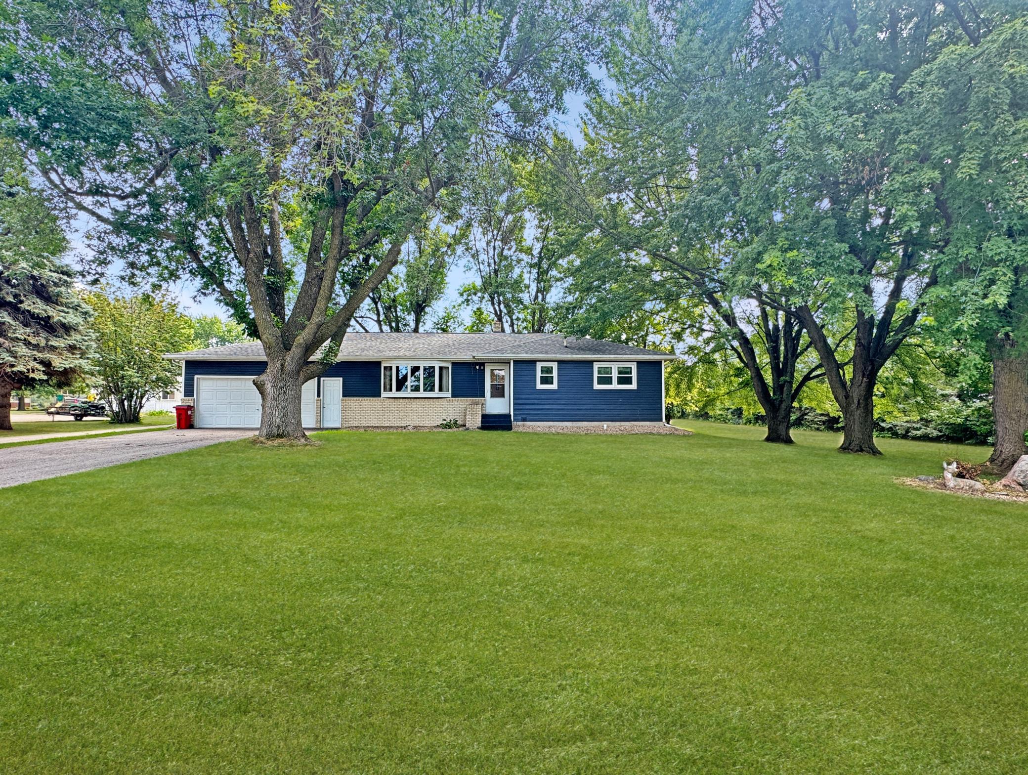 2420 34th St, Slayton, MN 56172