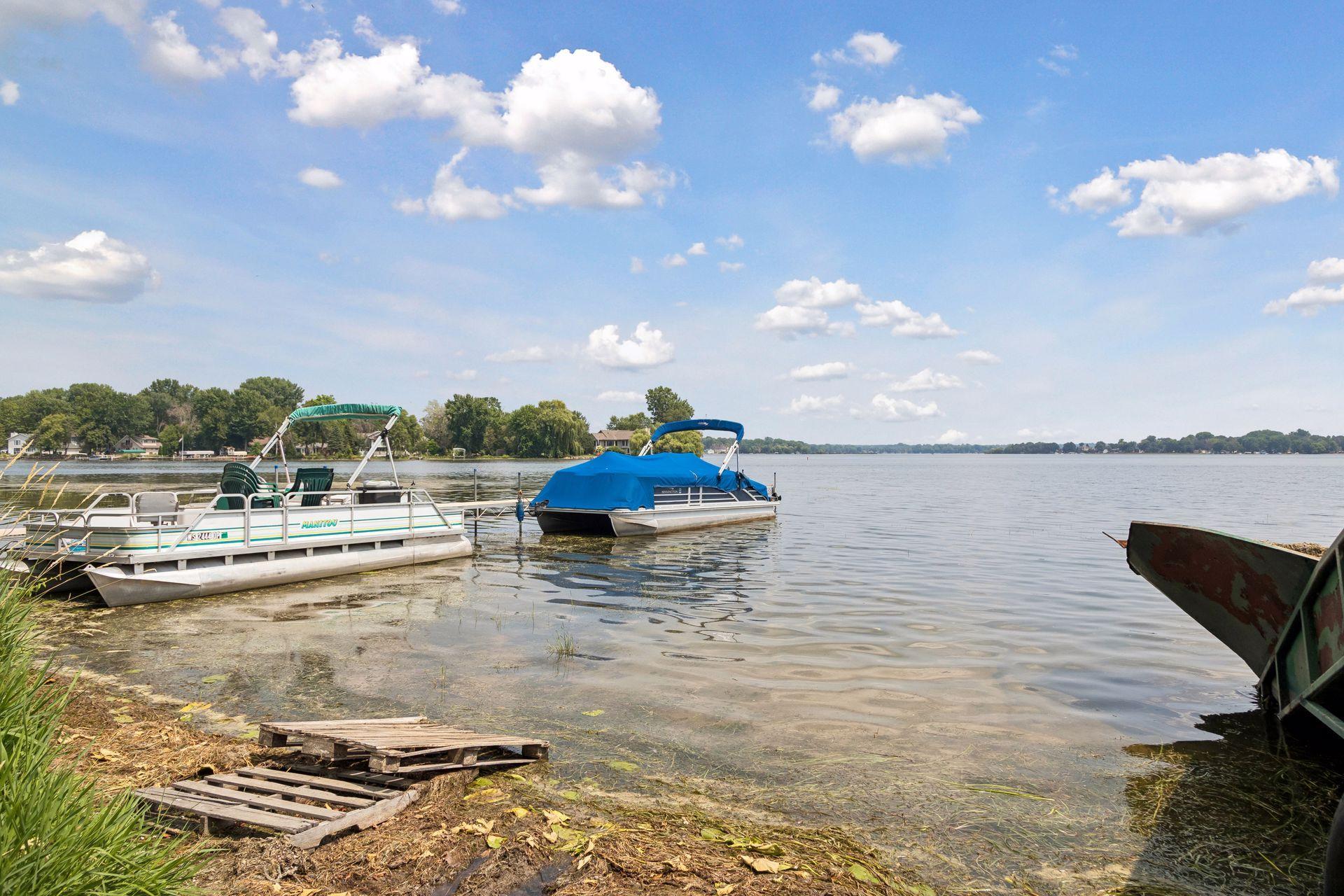 932 16th St SE, Forest Lake, MN 55025